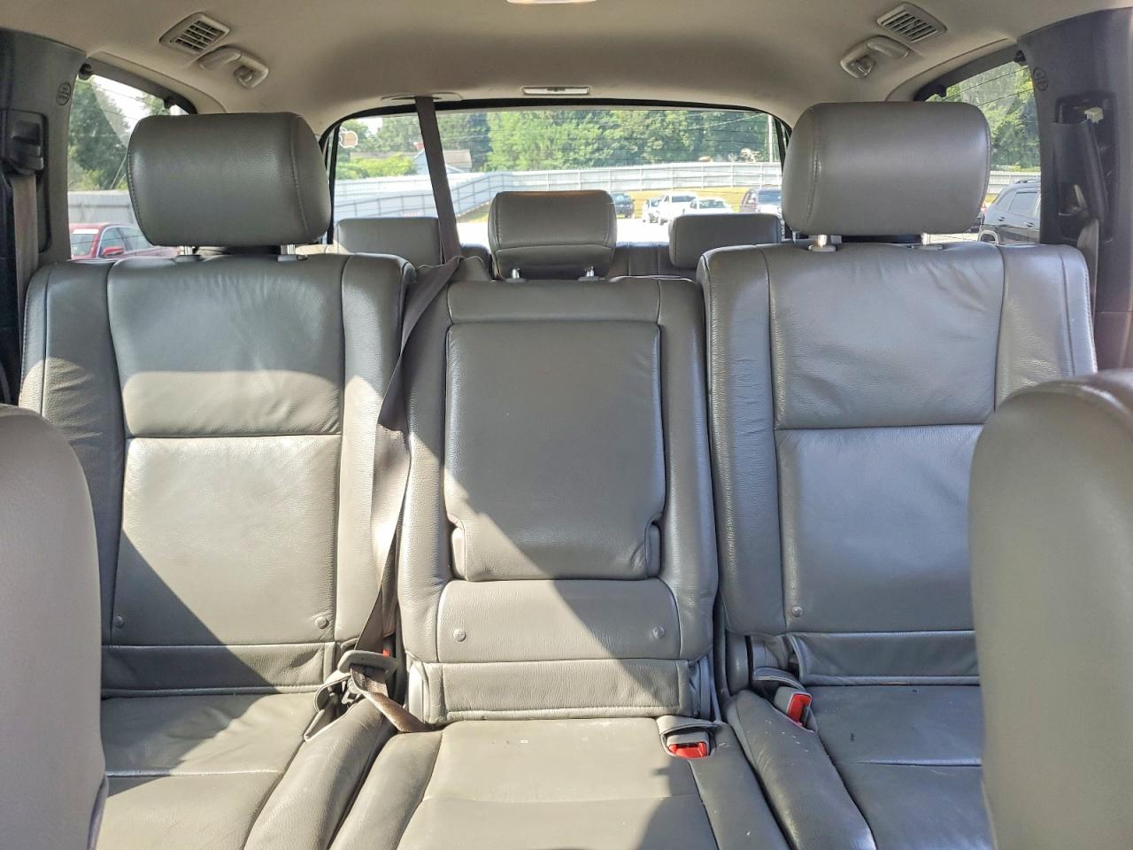 2008 Toyota Sequoia Limited Серебряный vin: 5TDZY68A98S008204