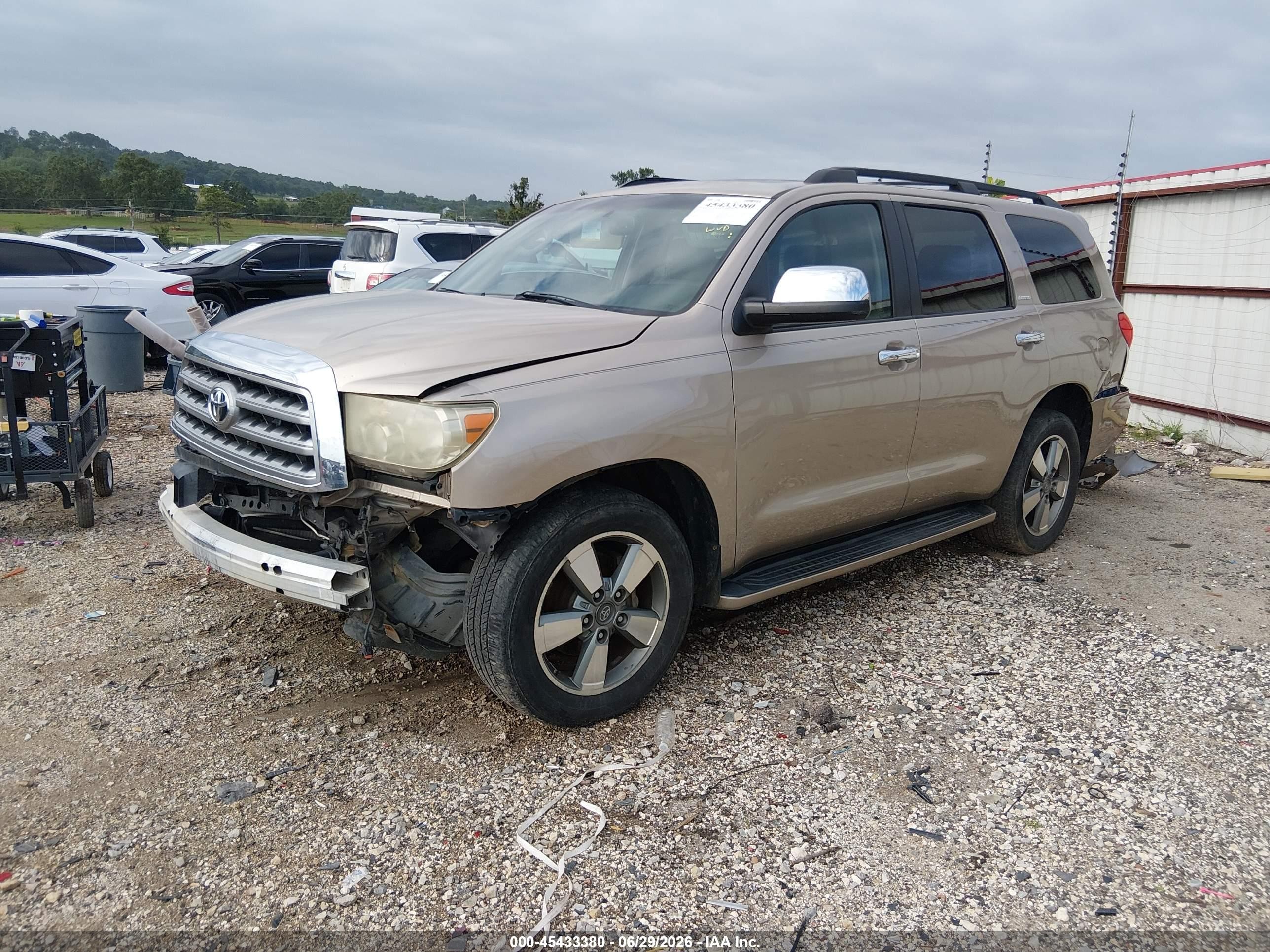 2008 Toyota Sequoia Limited 5.7l V8 Золотой vin: 5TDZY68AX8S001522