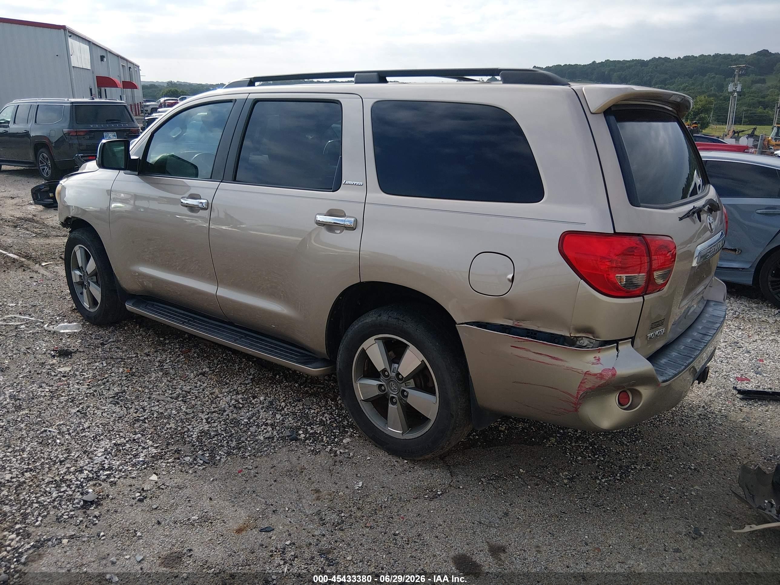 2008 Toyota Sequoia Limited 5.7l V8 Золотой vin: 5TDZY68AX8S001522
