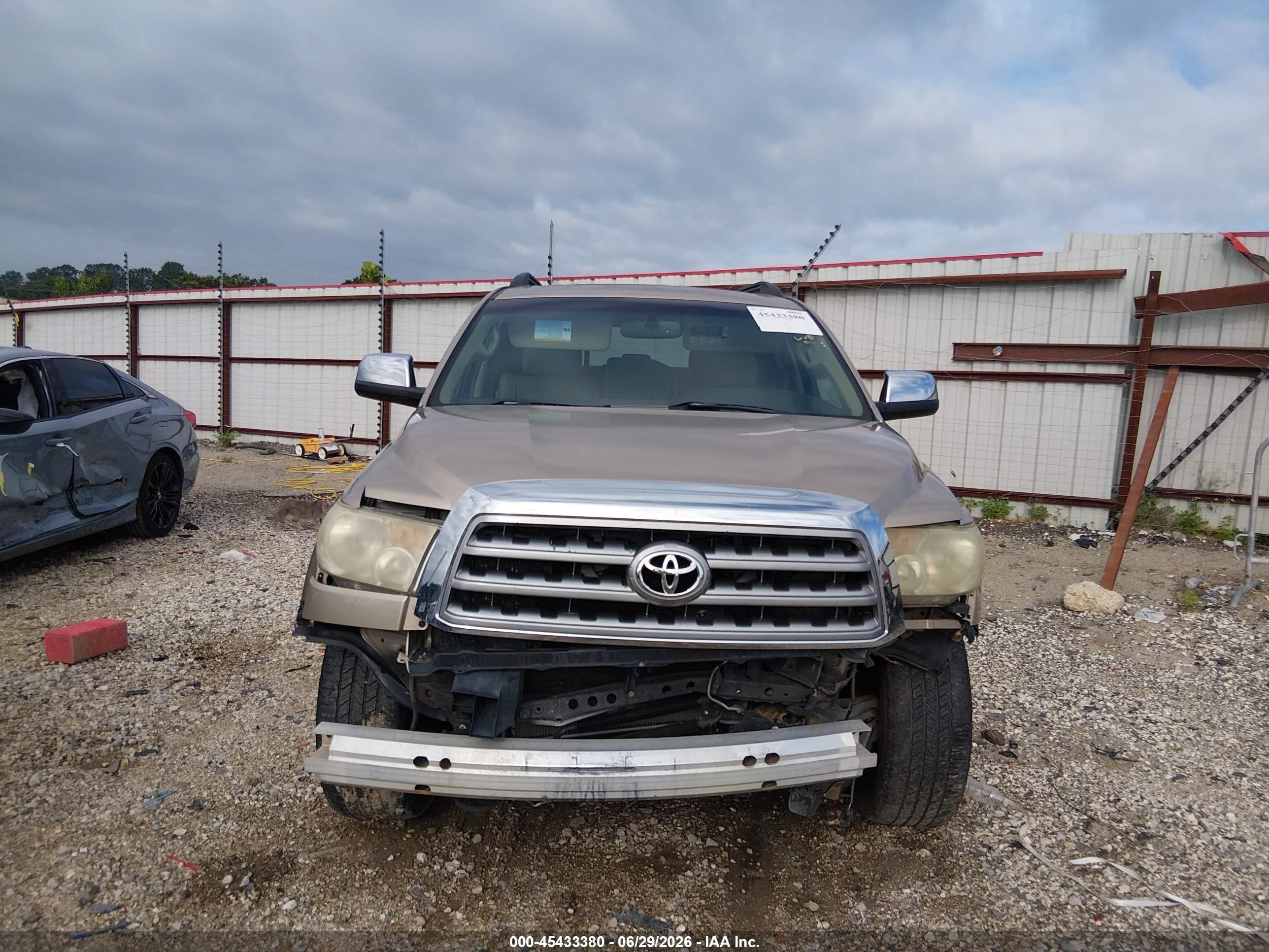 2008 Toyota Sequoia Limited 5.7l V8 Золотой vin: 5TDZY68AX8S001522