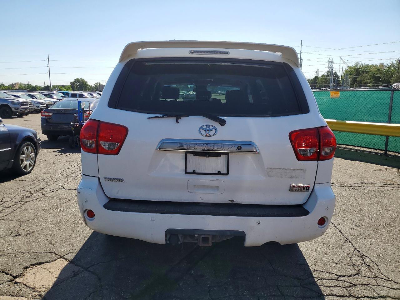 2008 Toyota Sequoia White vin: 5TDZY68AX8S005389