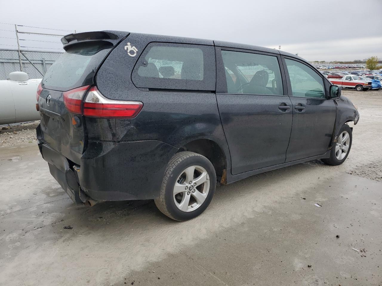 2018 Toyota Sienna L Black vin: 5TDZZ3DC5JS962795