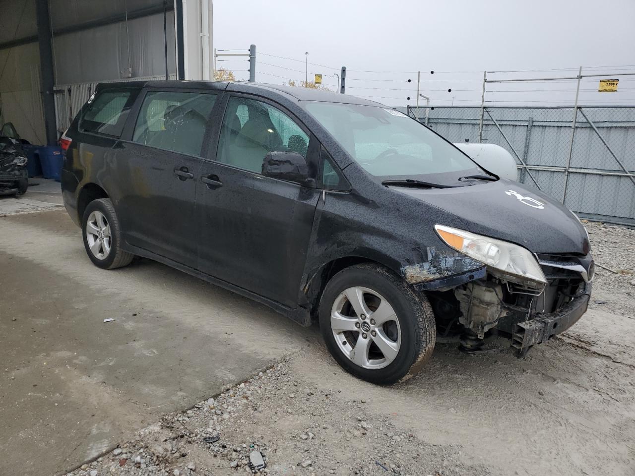 2018 Toyota Sienna L Black vin: 5TDZZ3DC5JS962795