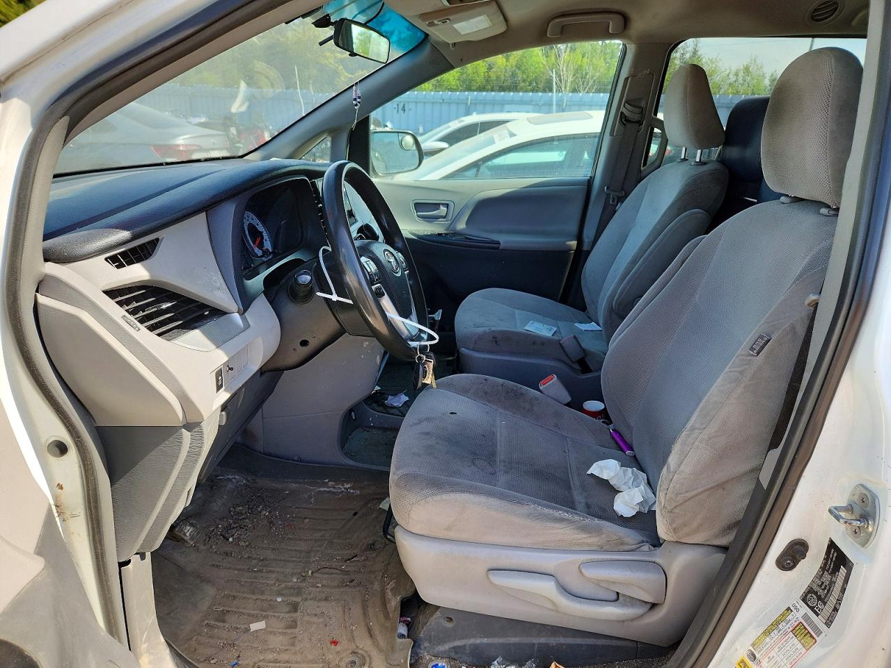 2017 Toyota Sienna L 7-passenger Белый vin: 5TDZZ3DC9HS854013