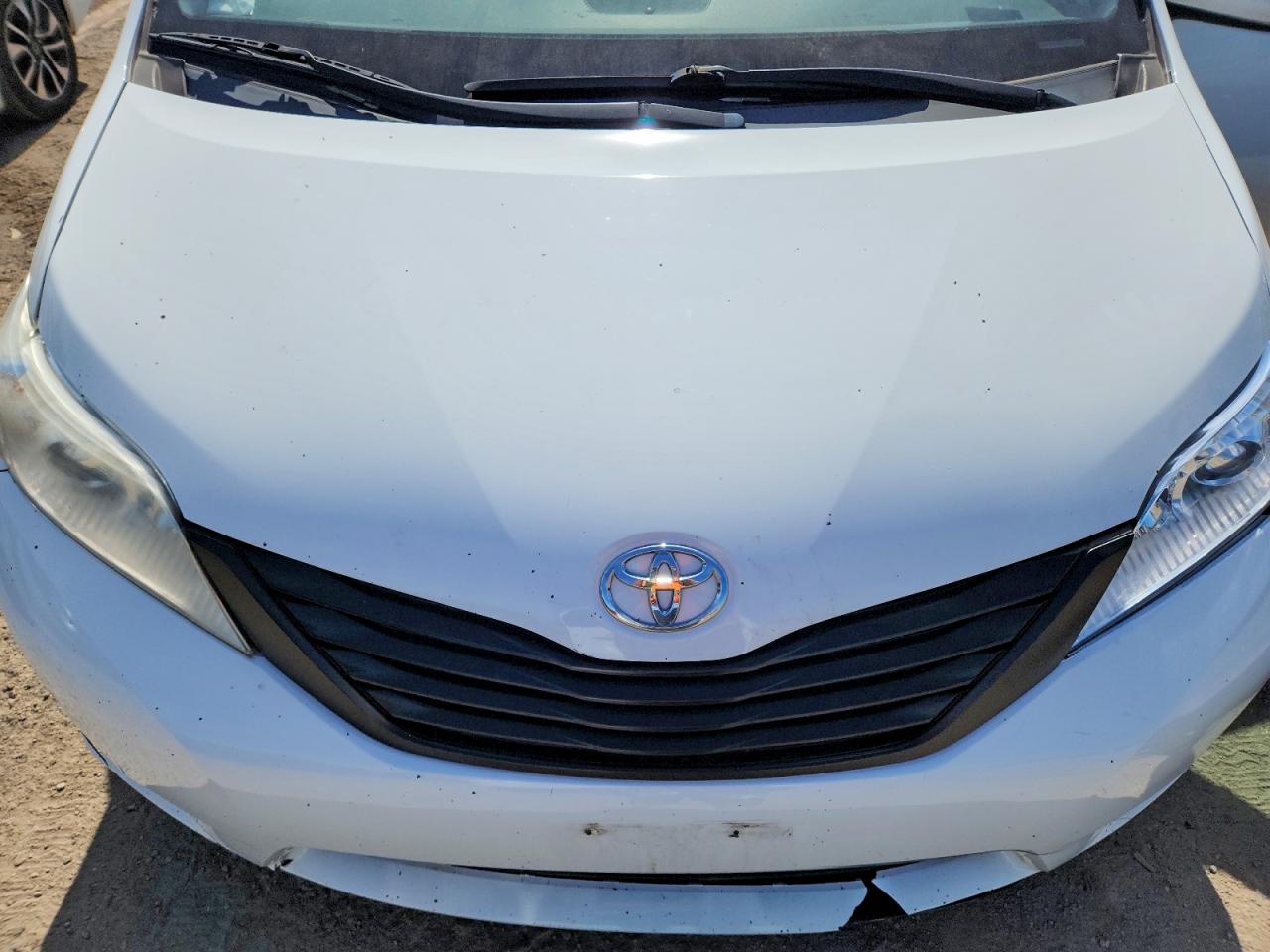 2017 Toyota Sienna L 7-passenger Белый vin: 5TDZZ3DC9HS854013