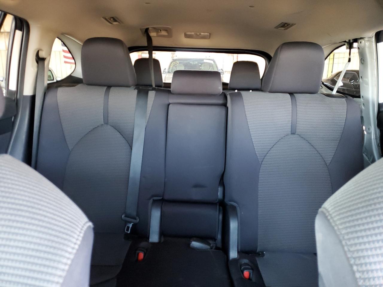 2021 Toyota Highlander L Белый vin: 5TDZZRAH8MS529964