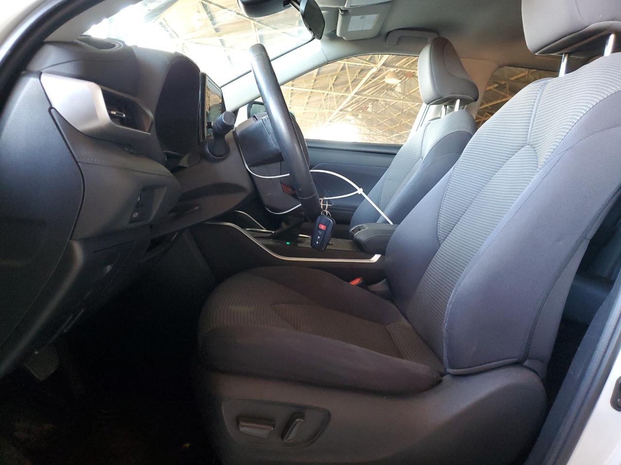 2021 Toyota Highlander L Белый vin: 5TDZZRAH8MS529964