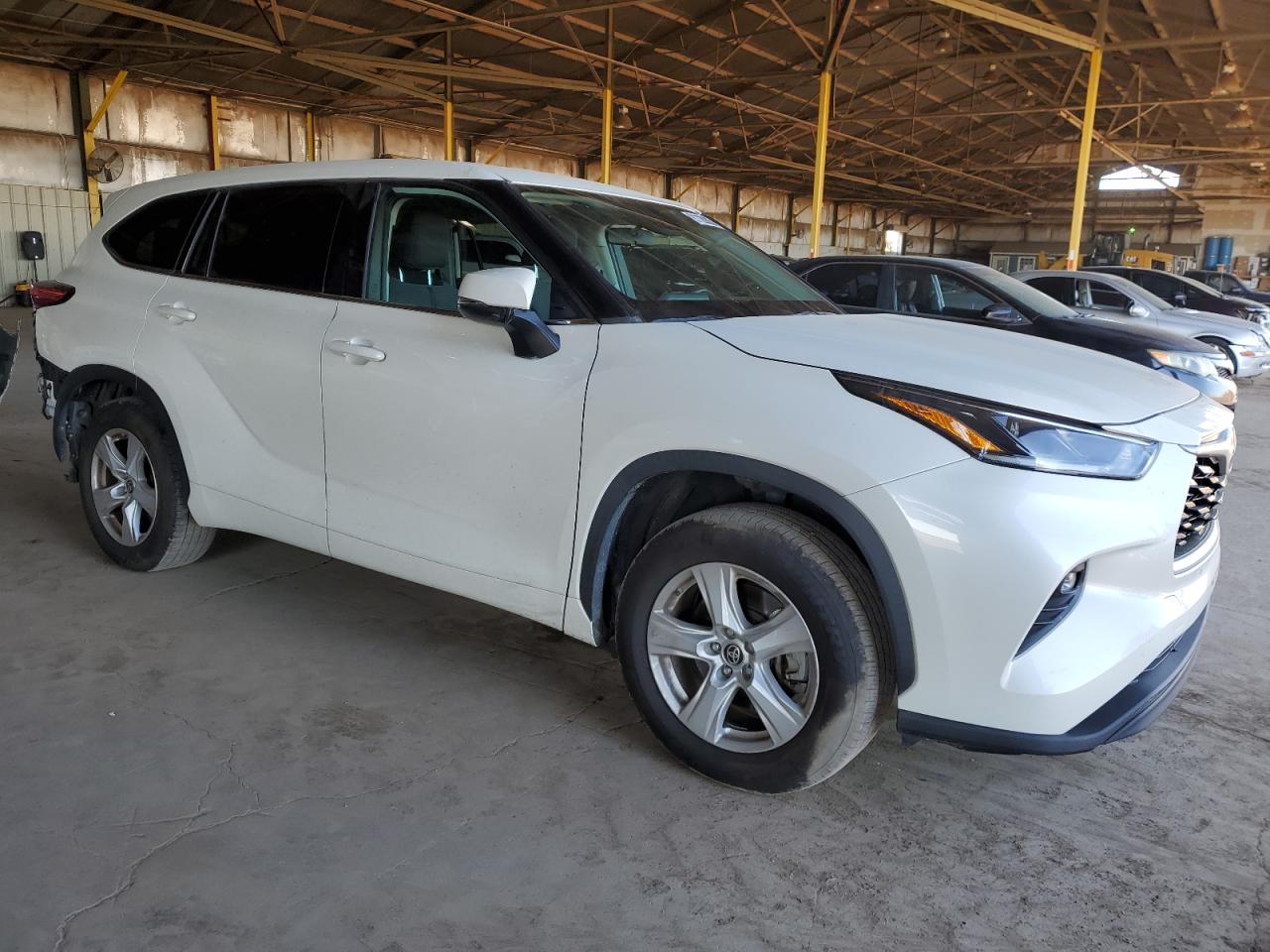 2021 Toyota Highlander L Белый vin: 5TDZZRAH8MS529964