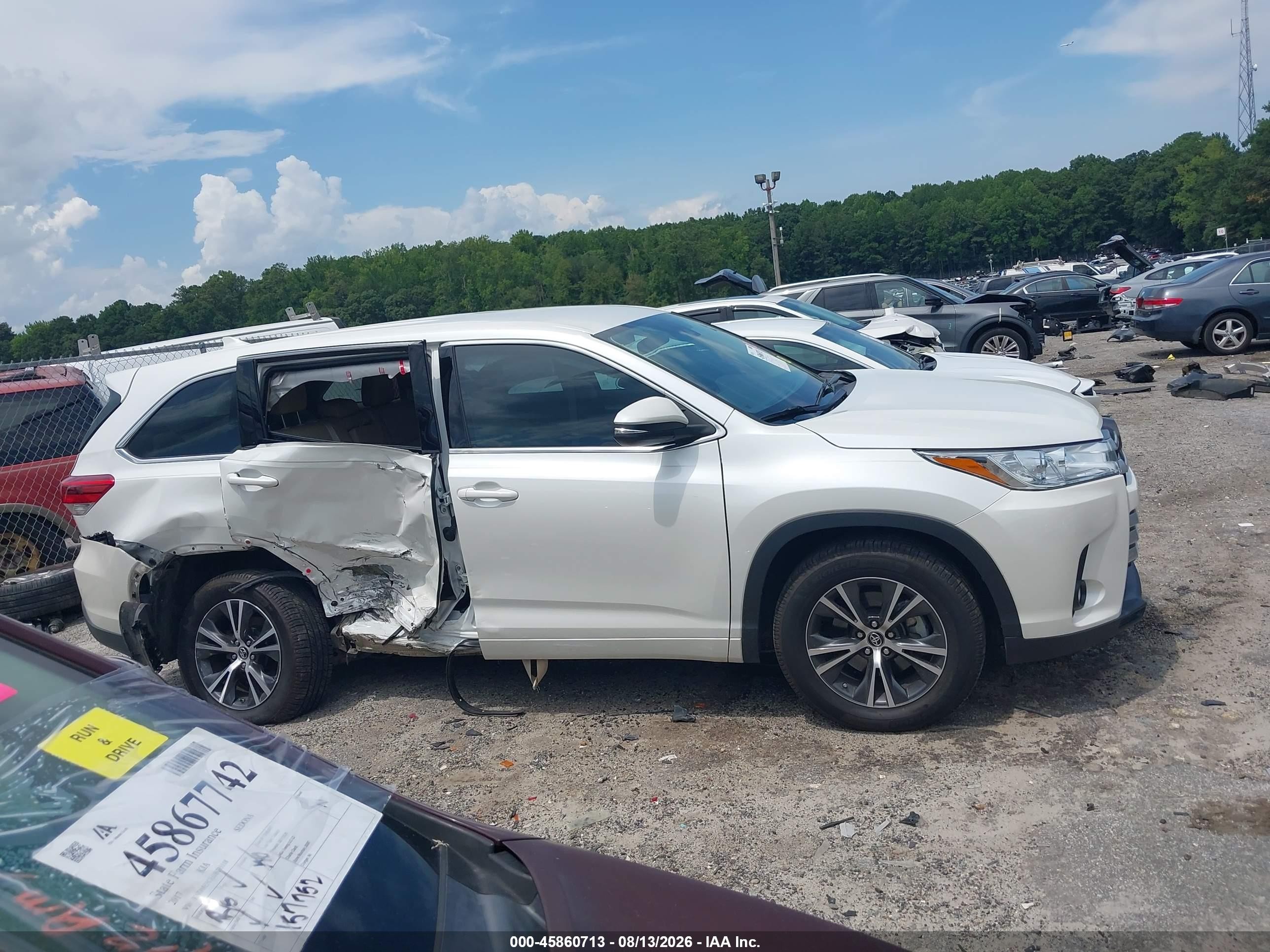 2017 Toyota Highlander Le Plus Белый vin: 5TDZZRFH3HS230493