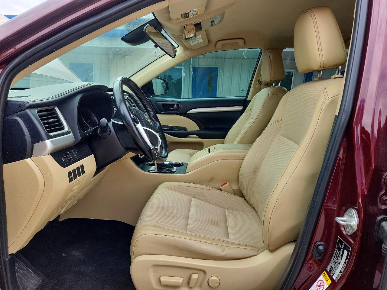 2019 Toyota Highlander Le Plus Burgundy vin: 5TDZZRFH4KS294484