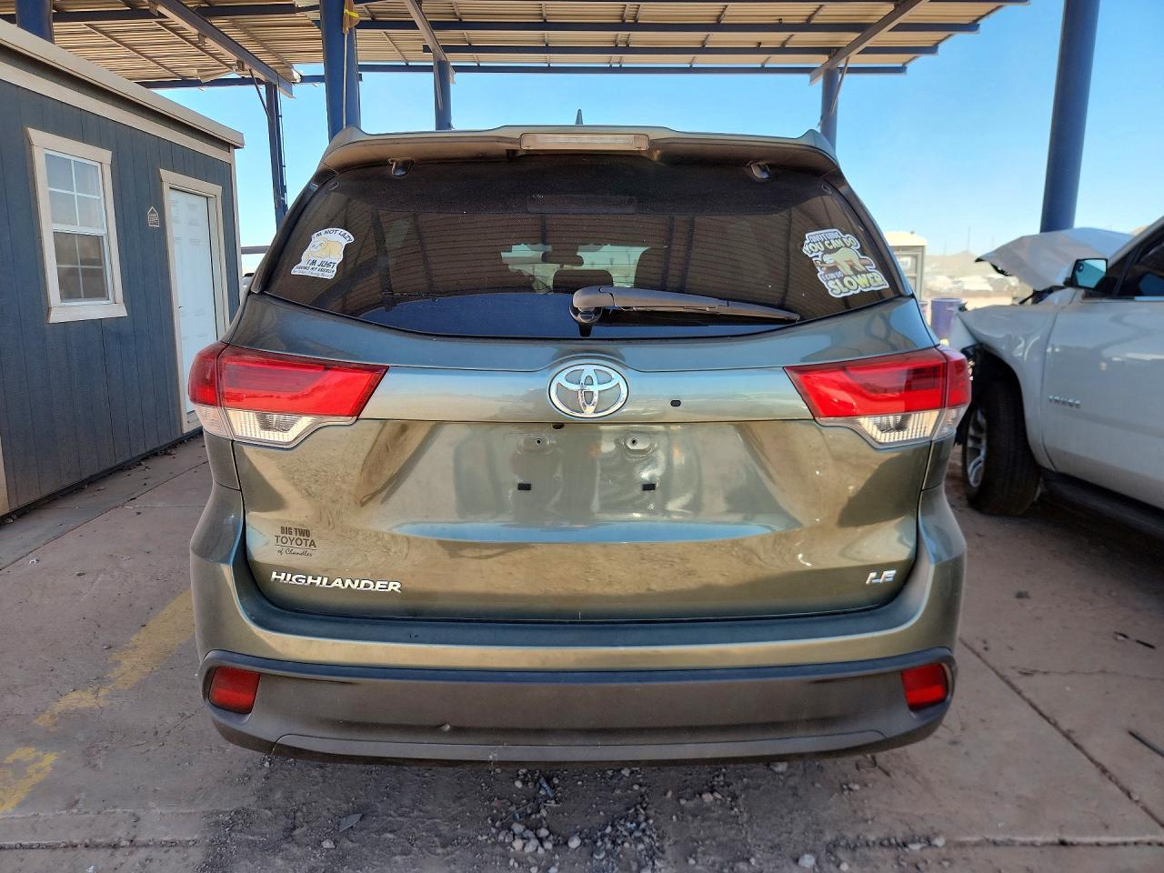 2017 Toyota Highlander Le Plus Green vin: 5TDZZRFH6HS225398