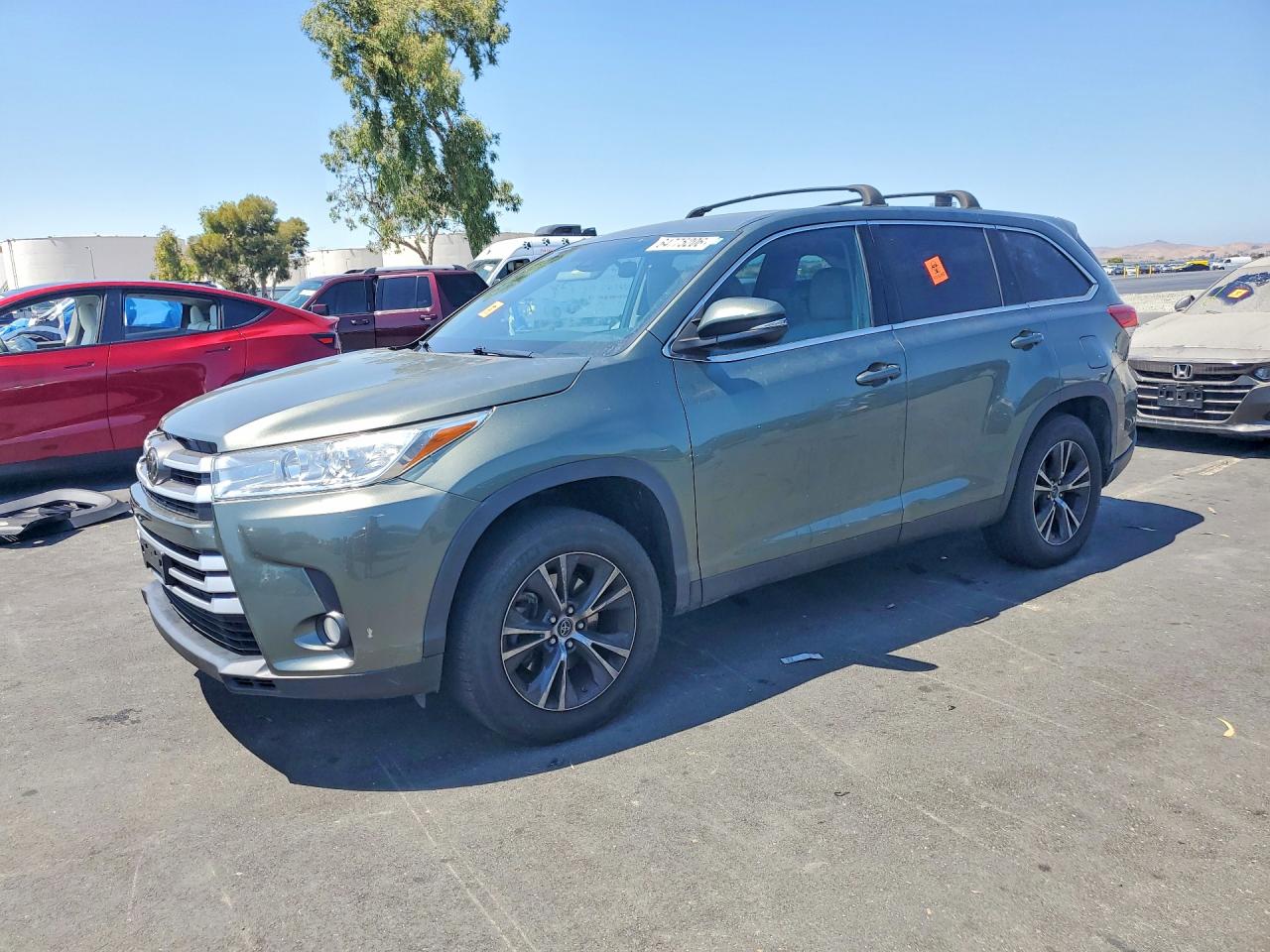 2019 Toyota Highlander Le Plus Green vin: 5TDZZRFH7KS300259