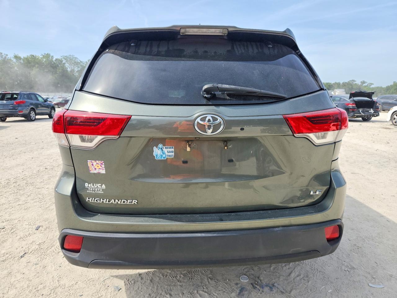 2019 Toyota 4r Cream vin: 5TDZZRFH7KS325131