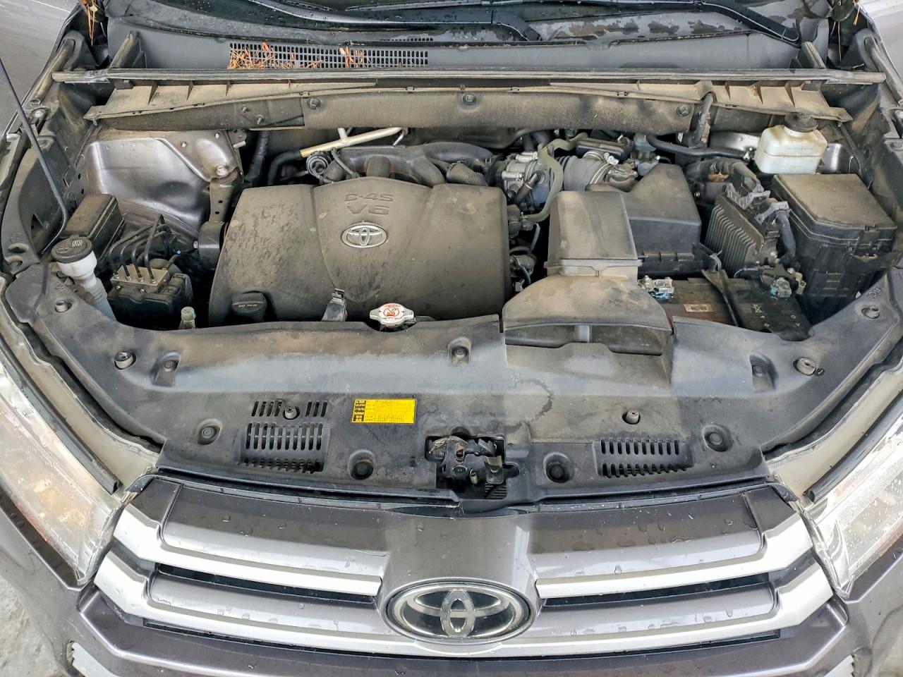 2019 Toyota Highlander Le Plus Gray vin: 5TDZZRFH7KS326912