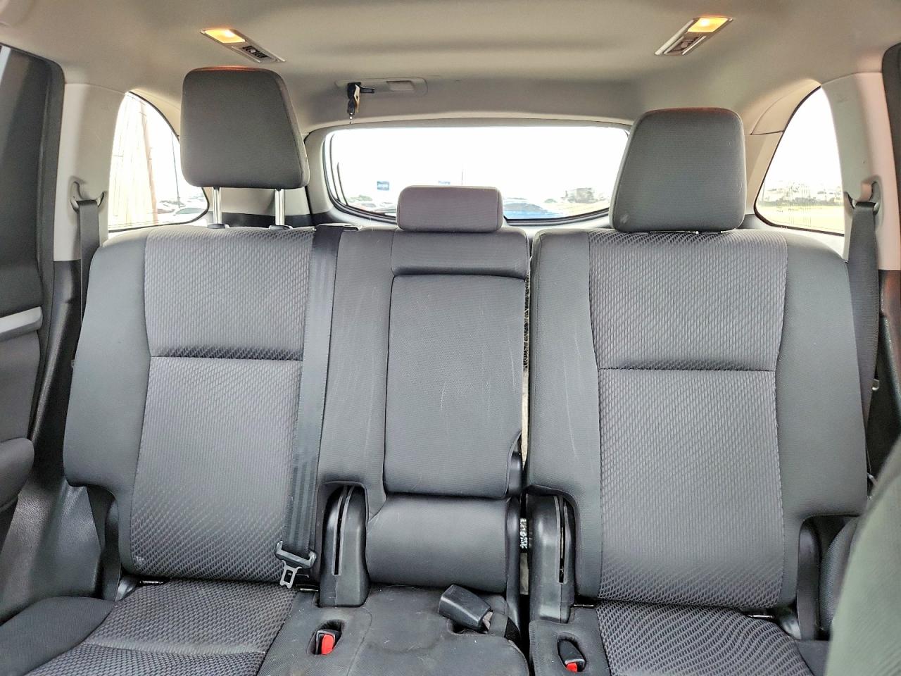 2018 Toyota Highlander Le Burgundy vin: 5TDZZRFH8JS286032