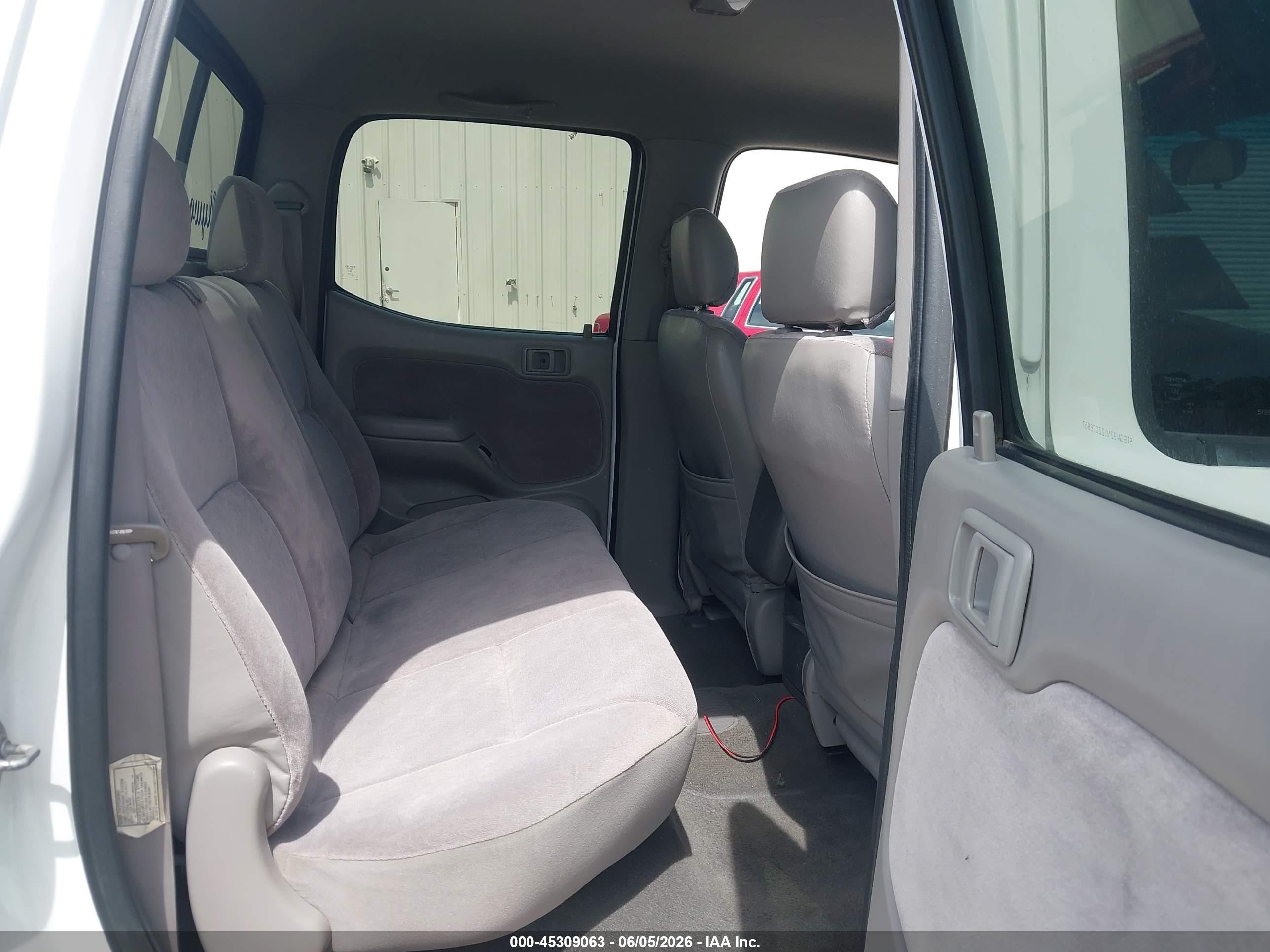 2002 Toyota Tacoma Prerunner White vin: 5TEGM92N12Z078967