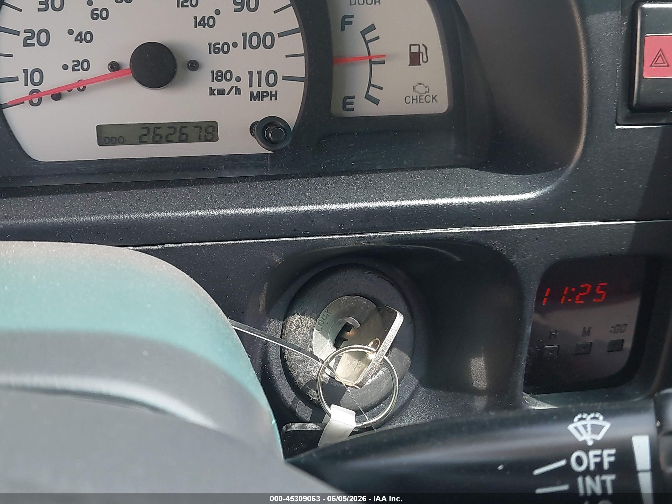 2002 Toyota Tacoma Prerunner White vin: 5TEGM92N12Z078967