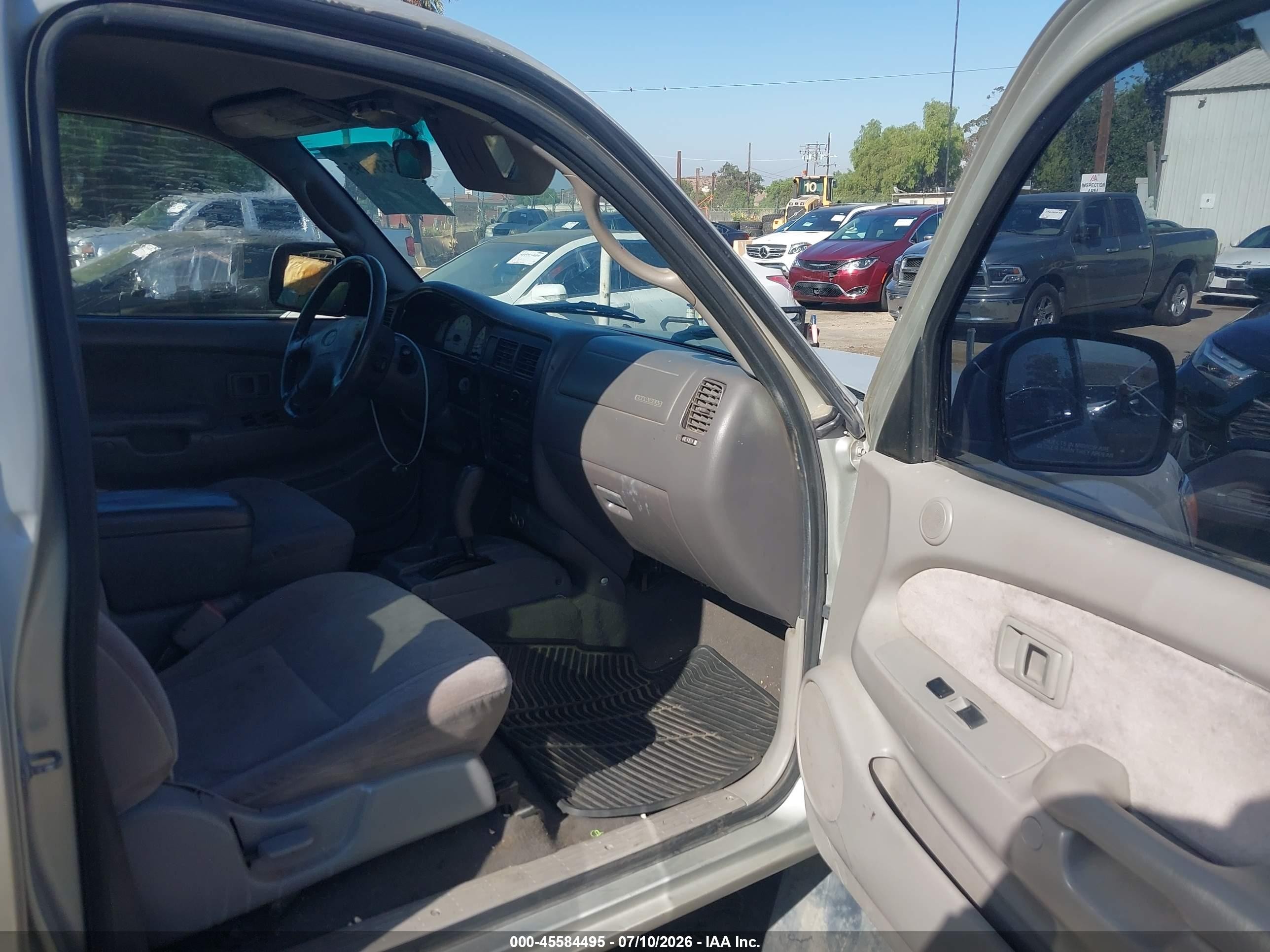 2002 Toyota Tacoma Prerunner Silver vin: 5TEGM92N32Z025316