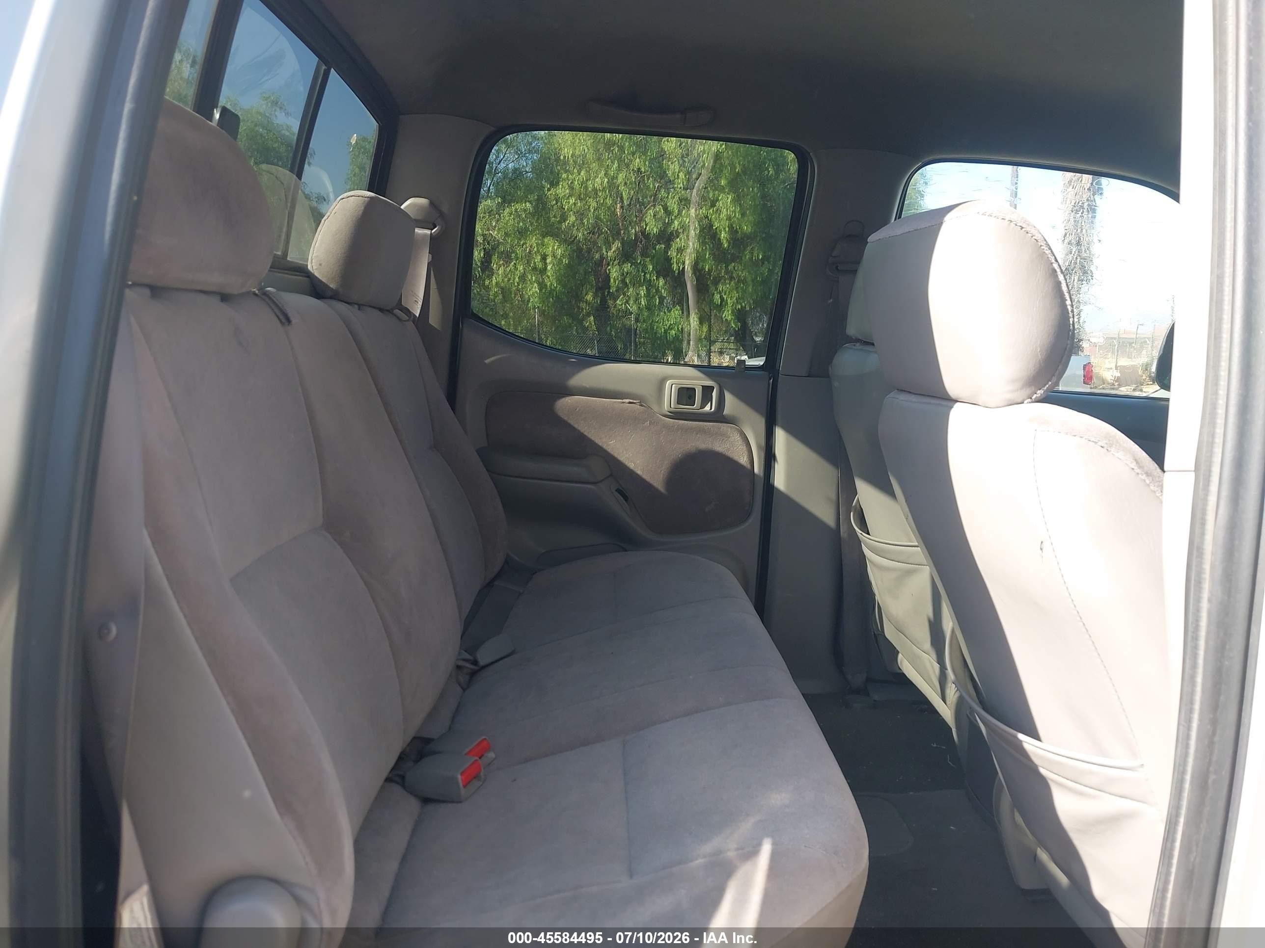2002 Toyota Tacoma Prerunner Silver vin: 5TEGM92N32Z025316