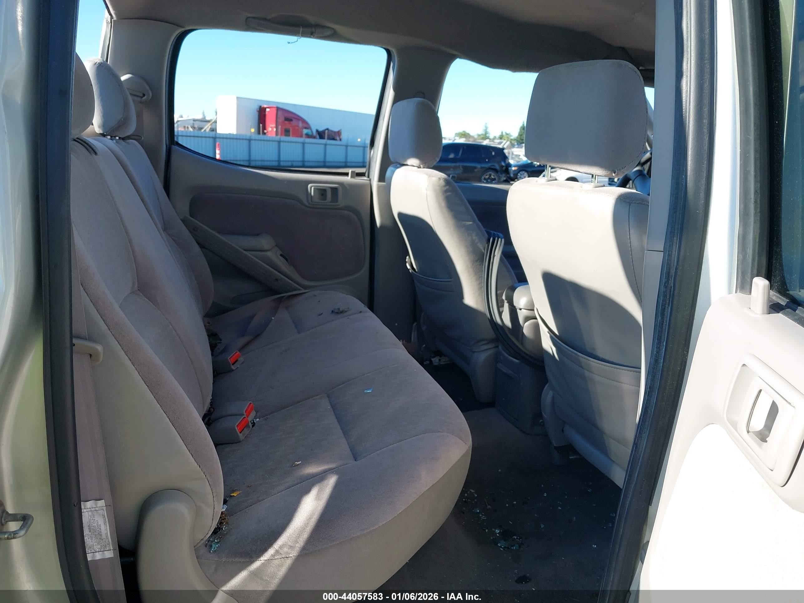2002 Toyota Tacoma Prerunner Silver vin: 5TEGM92N32Z048403