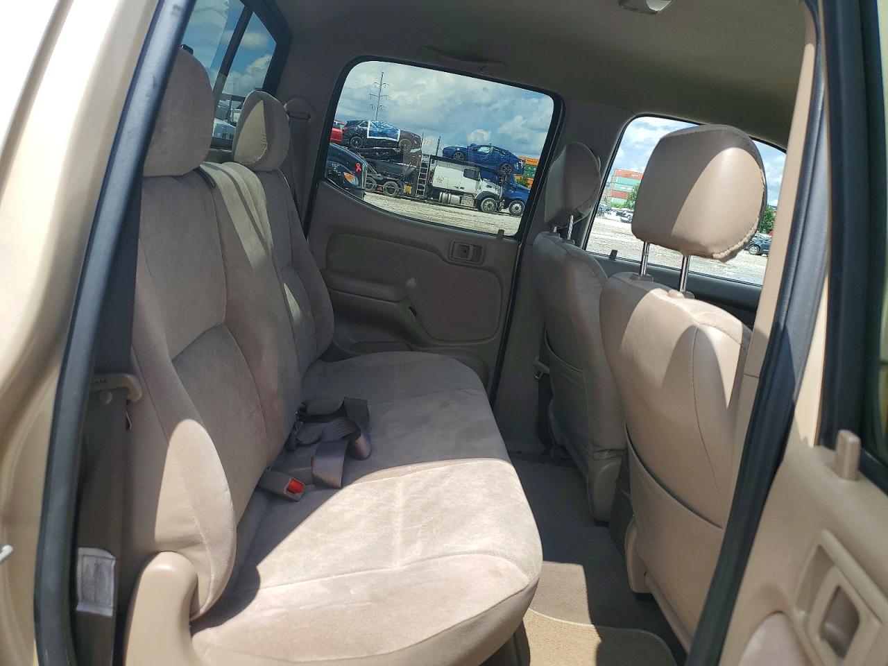 2002 Toyota Tacoma Double Cab Prerunner Tan vin: 5TEGM92N72Z112541