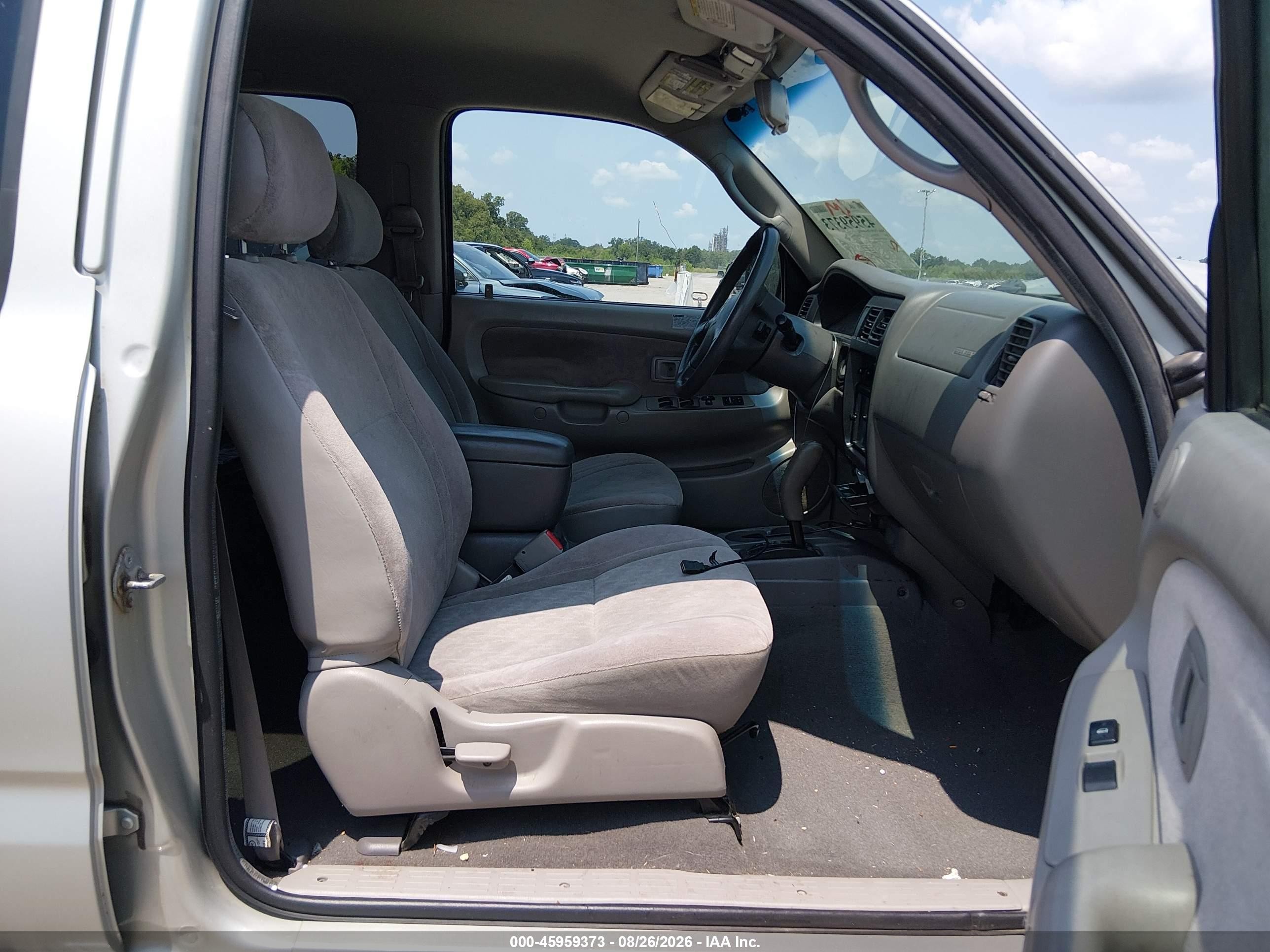 2004 Toyota Tacoma Prerunner V6 Silver vin: 5TEGN92N04Z389628