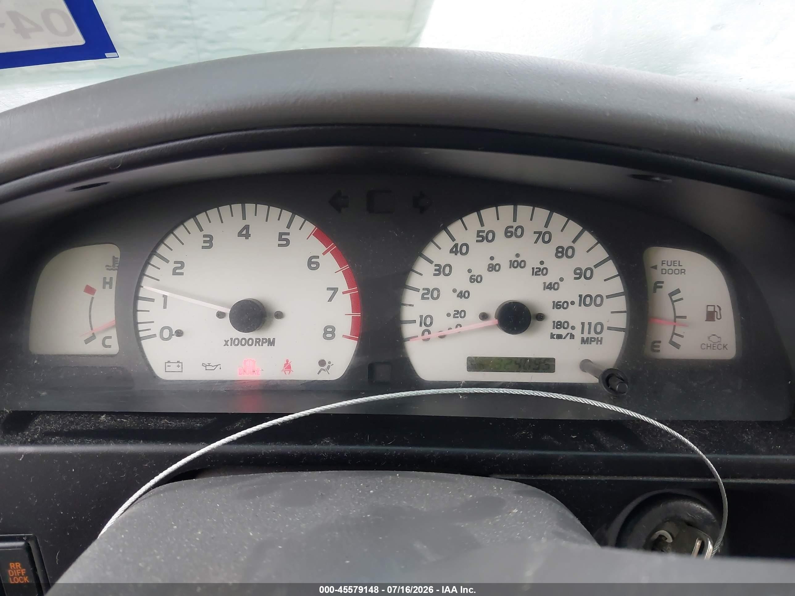 2001 Toyota Tacoma Prerunner V6 Silver vin: 5TEGN92N11Z850427