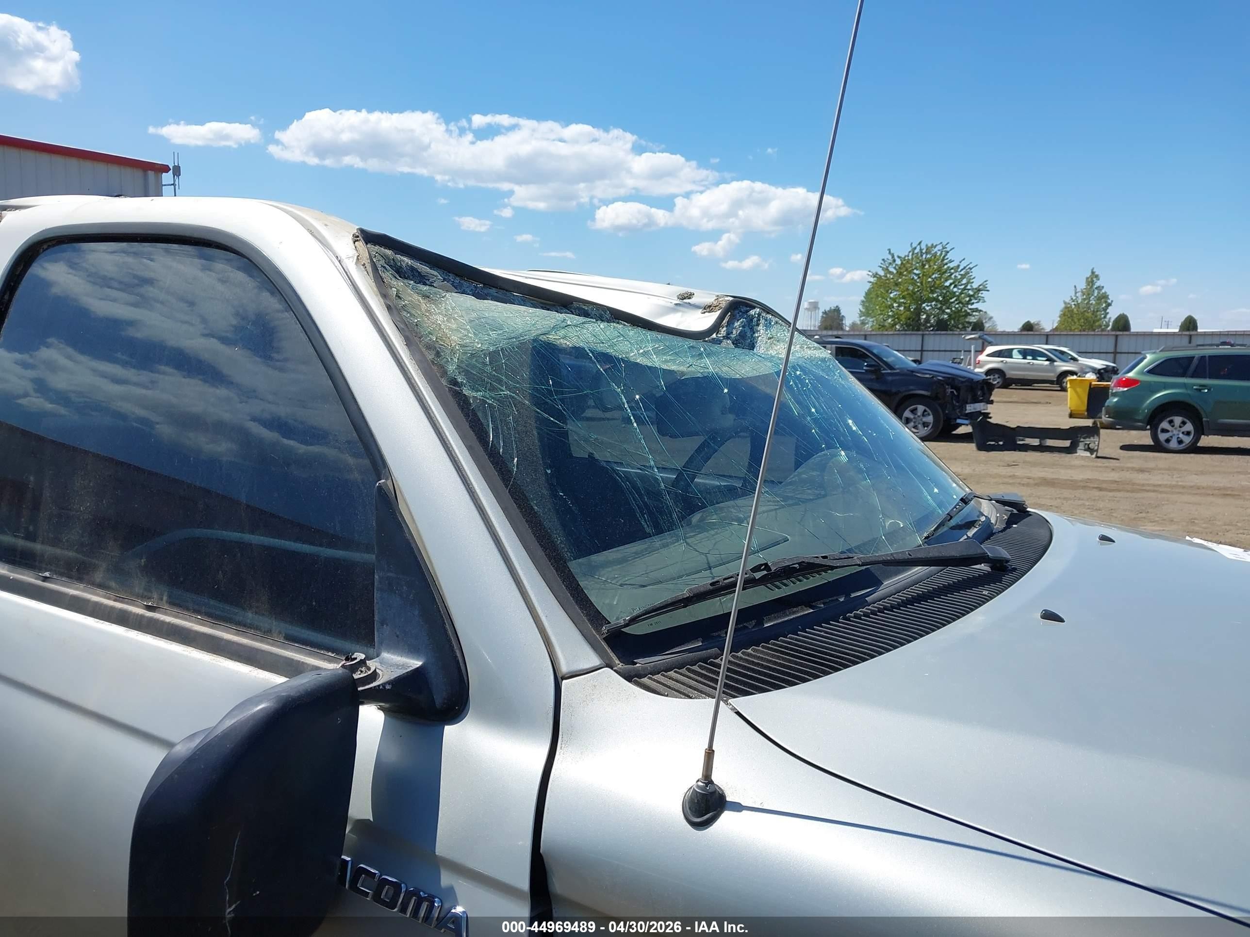 2004 Toyota Tacoma Prerunner V6 Silver vin: 5TEGN92N14Z369971