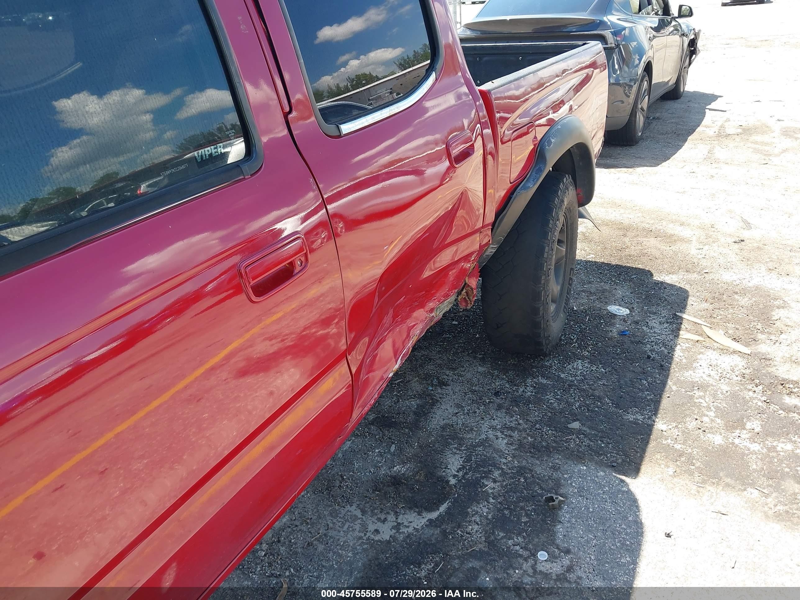 2002 Toyota Tacoma Prerunner V6 Red vin: 5TEGN92N32Z068079