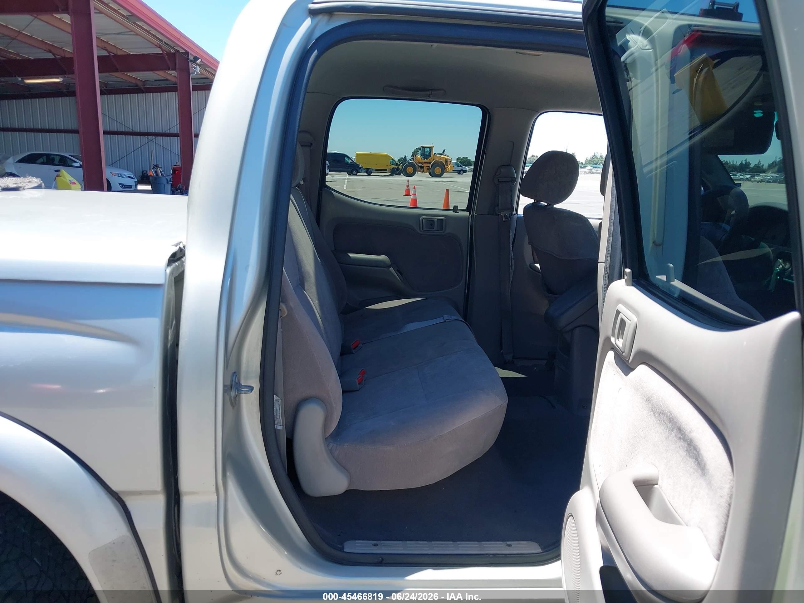 2002 Toyota Tacoma Prerunner V6 Silver vin: 5TEGN92N32Z886718