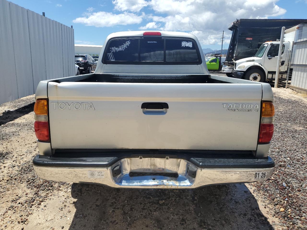2002 Toyota Tacoma Double Cab Prerunner Серебряный vin: 5TEGN92N62Z022312 Damage: Tailgate, Dent(s) W/ Paint Dmg, 5 to 6 inches