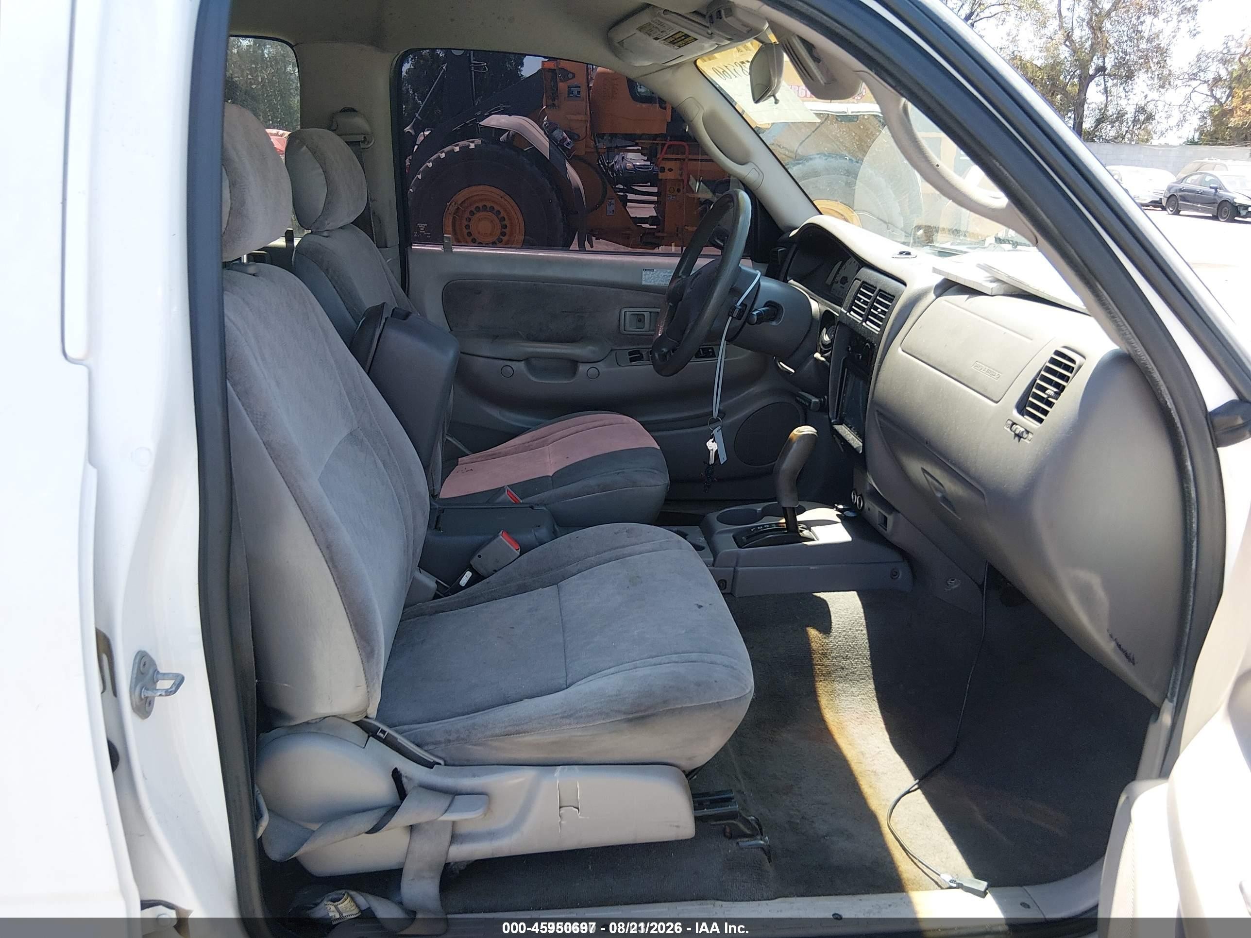 2003 Toyota Tacoma Prerunner V6 White vin: 5TEGN92N63Z166184