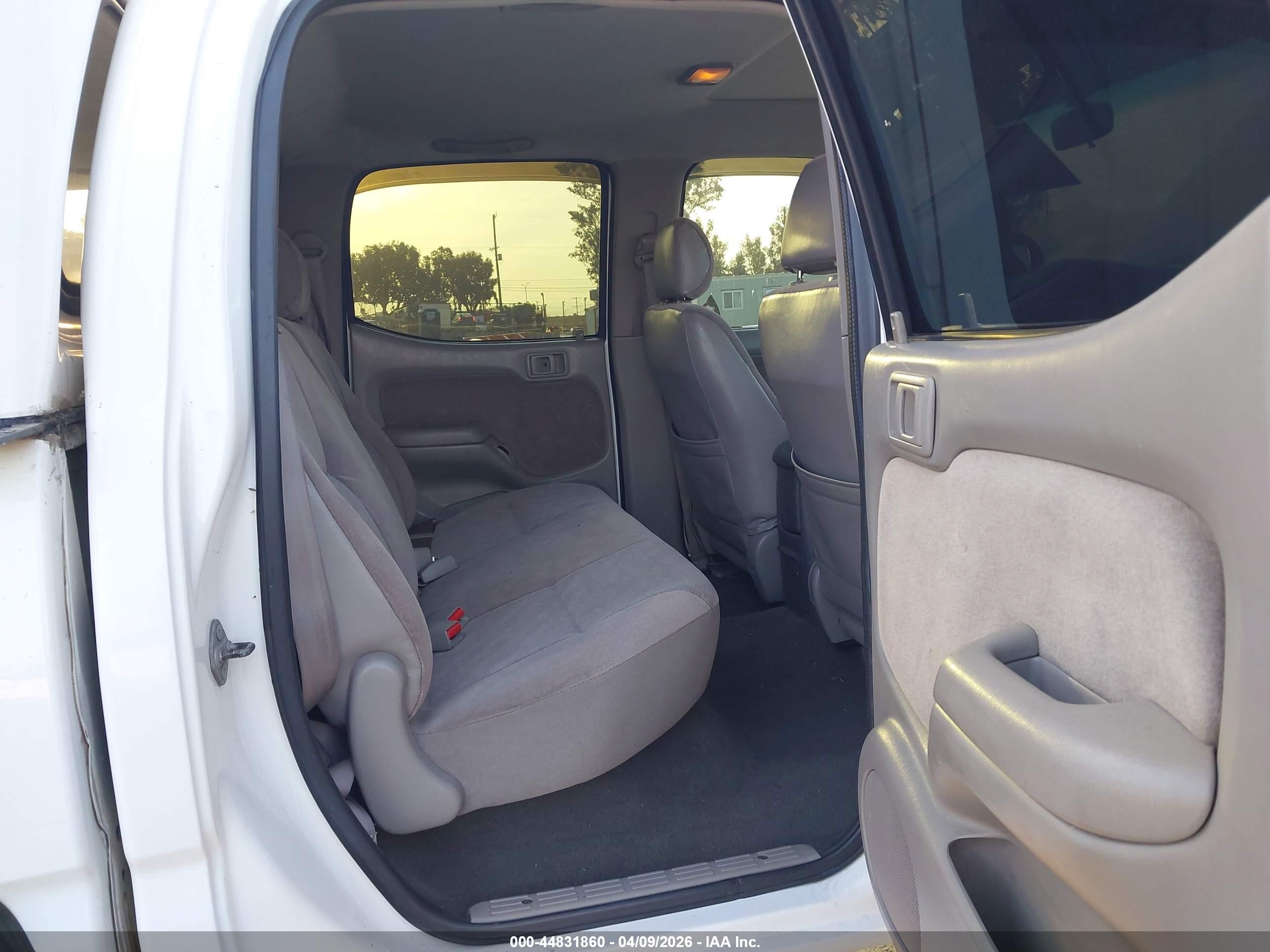 2001 Toyota Tacoma Prerunner V6 White vin: 5TEGN92N91Z731914