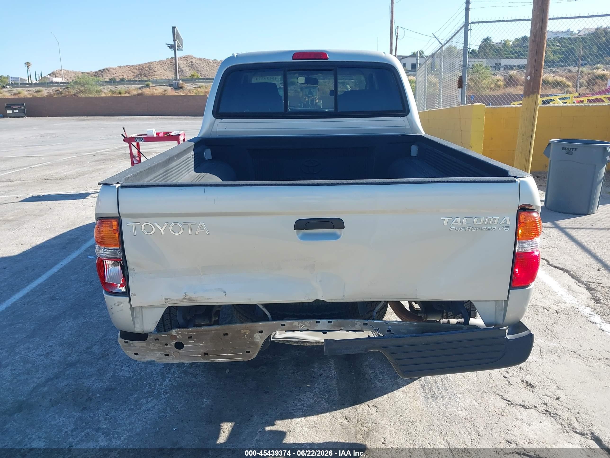 2002 Toyota Tacoma Prerunner V6 Silver vin: 5TEGN92NX2Z894671