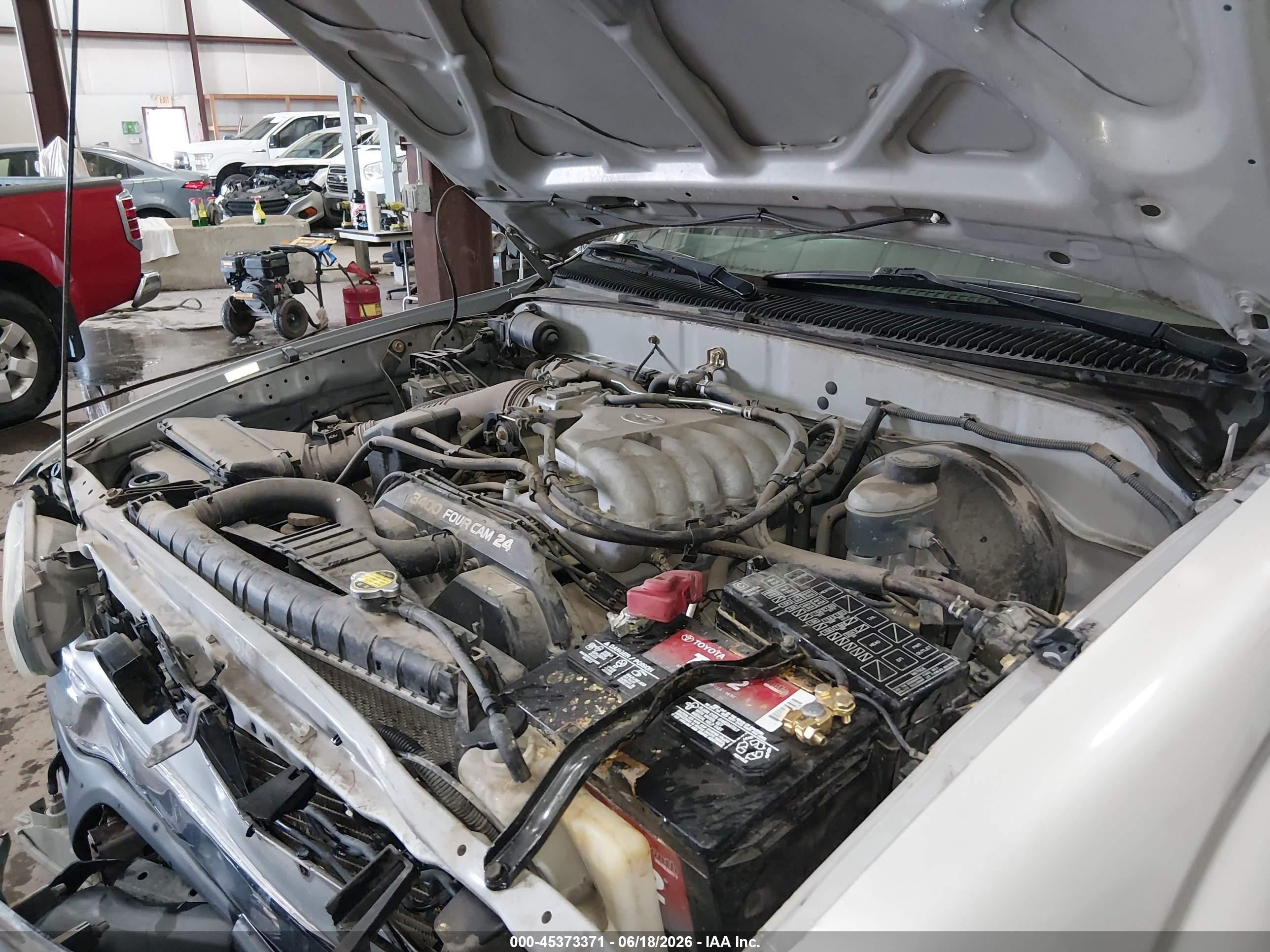 2004 Toyota Tacoma Base V6 Silver vin: 5TEHN72N14Z367601