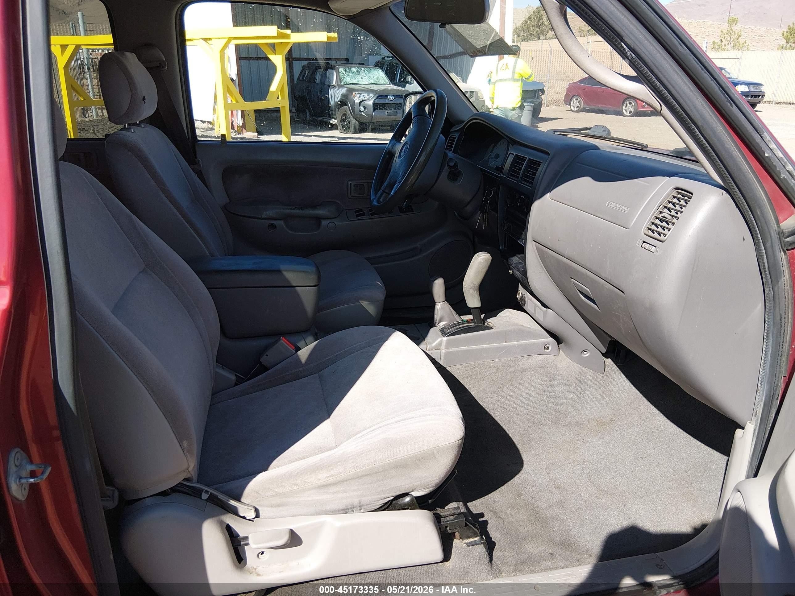 2001 Toyota Tacoma Base V6 Red vin: 5TEHN72N41Z859955