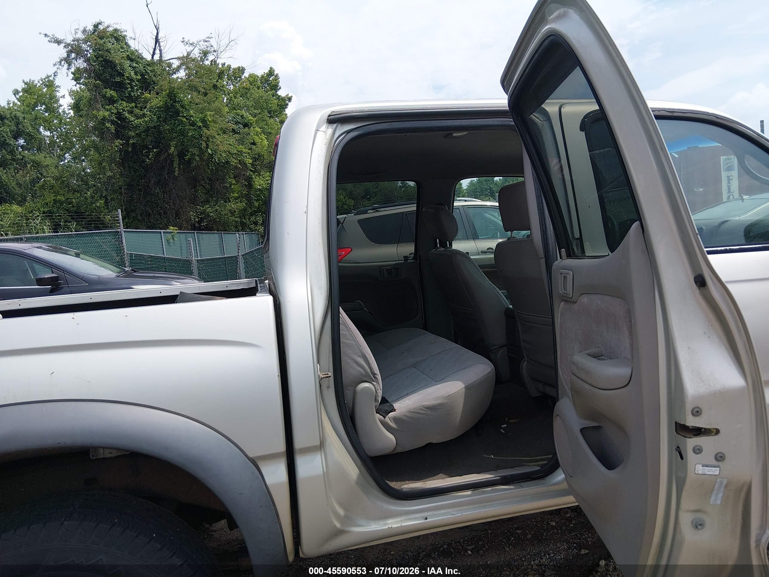 2004 Toyota Tacoma Base V6 Silver vin: 5TEHN72N44Z427788