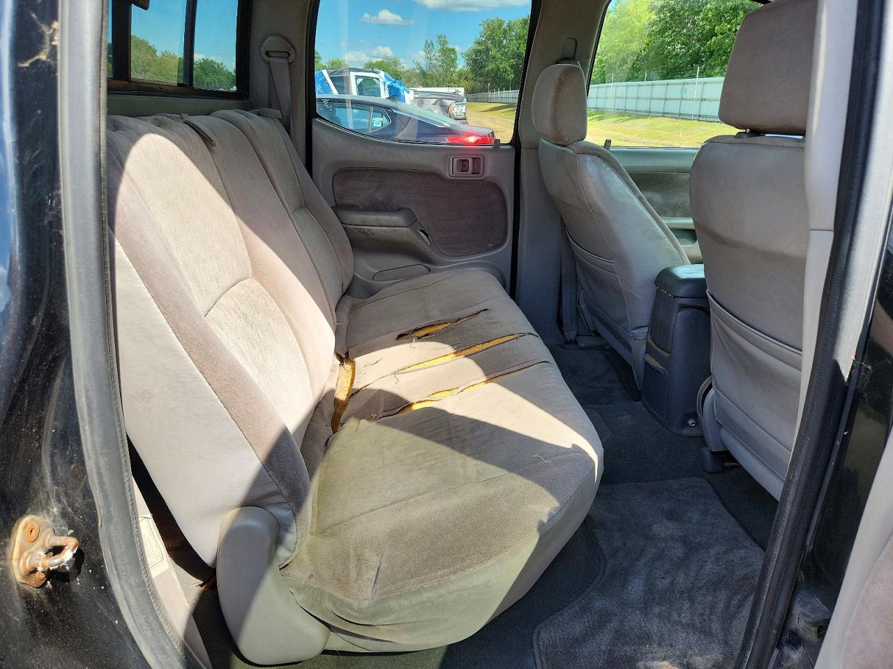 2004 Toyota Tacoma V6 Black vin: 5TEHN72N74Z386332