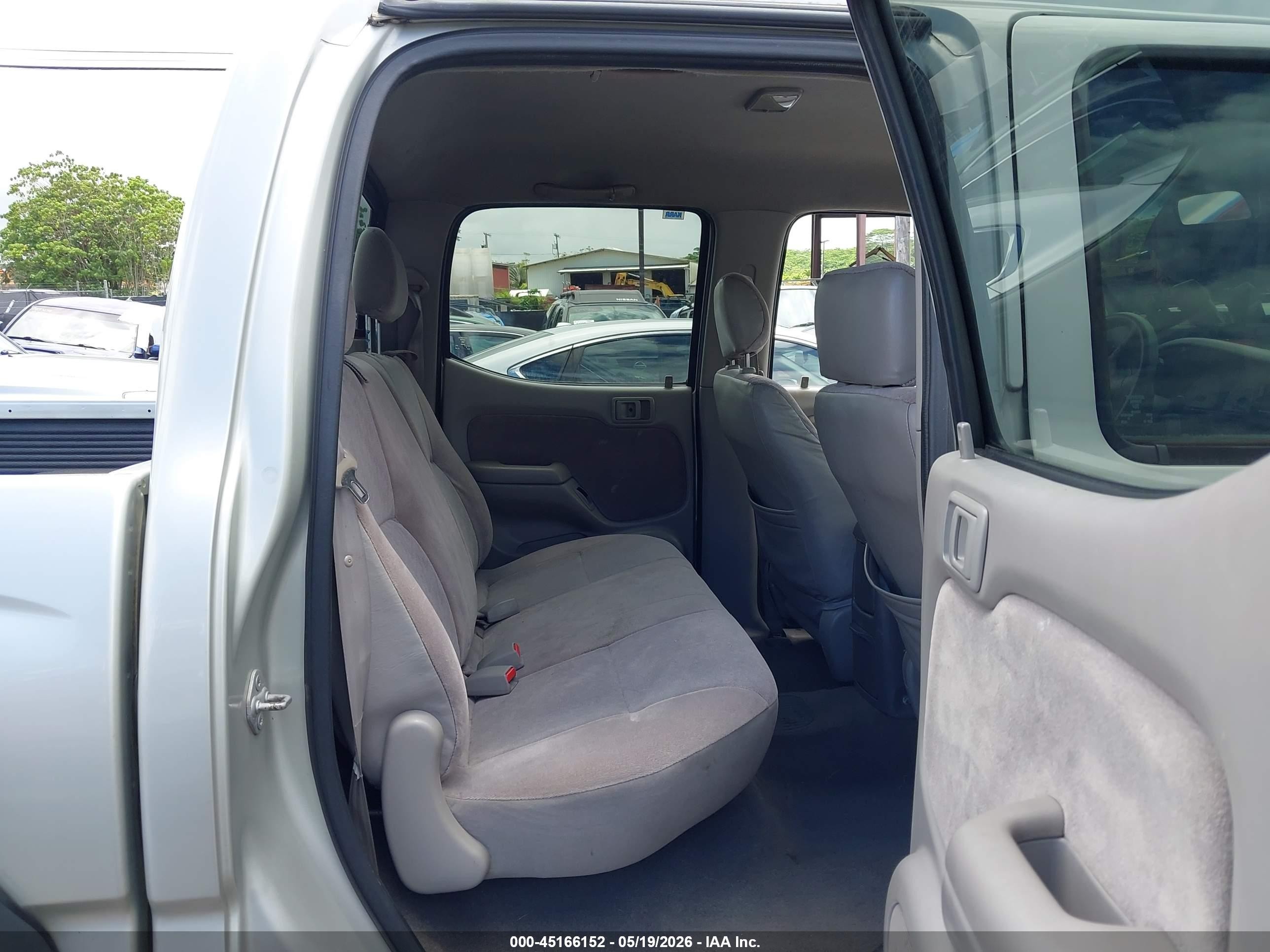 2001 Toyota Tacoma Base V6 Silver vin: 5TEHN72N91Z829446