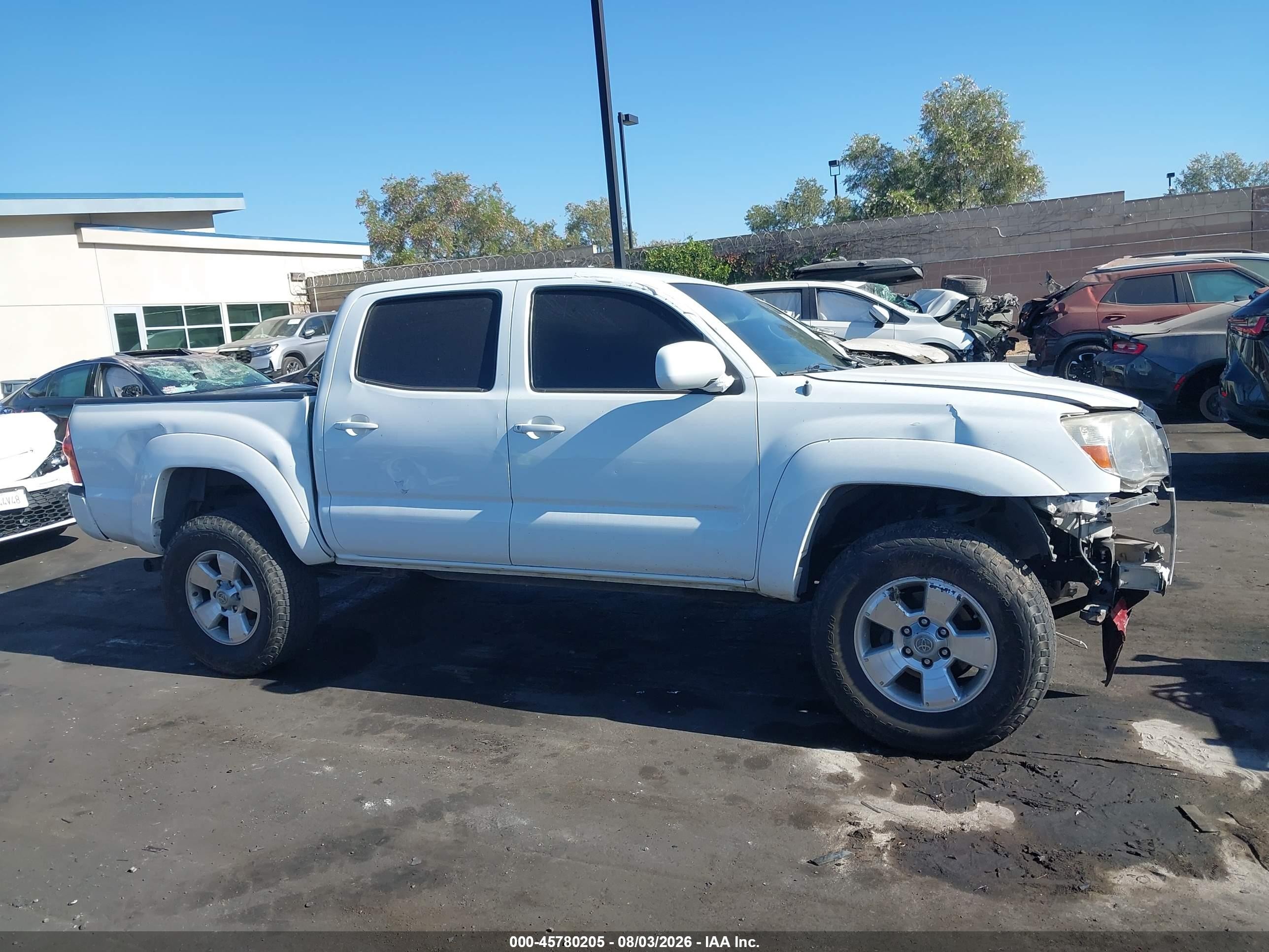2005 Toyota Tacoma Prerunner V6 White vin: 5TEJU62N45Z081841