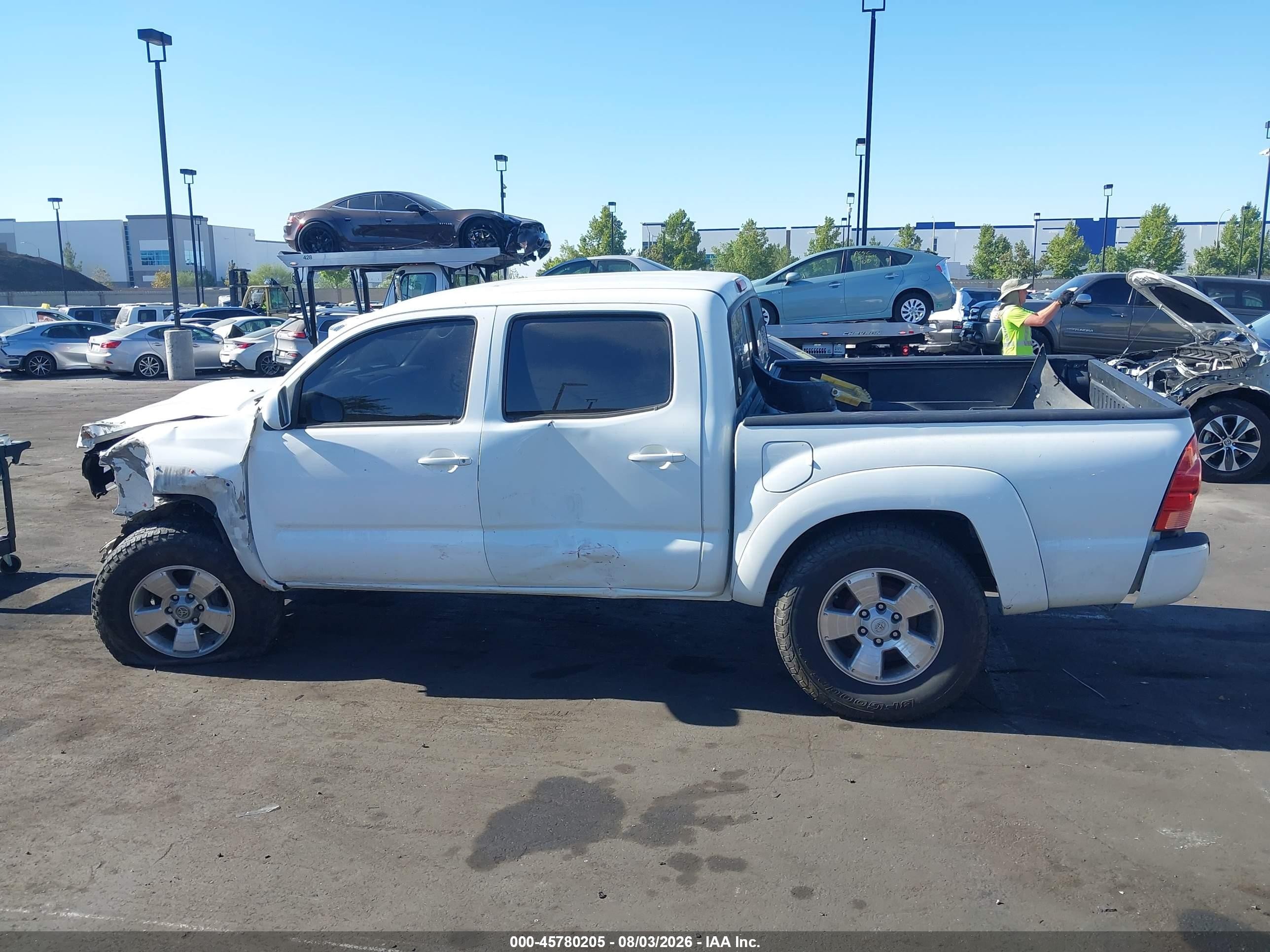2005 Toyota Tacoma Prerunner V6 White vin: 5TEJU62N45Z081841