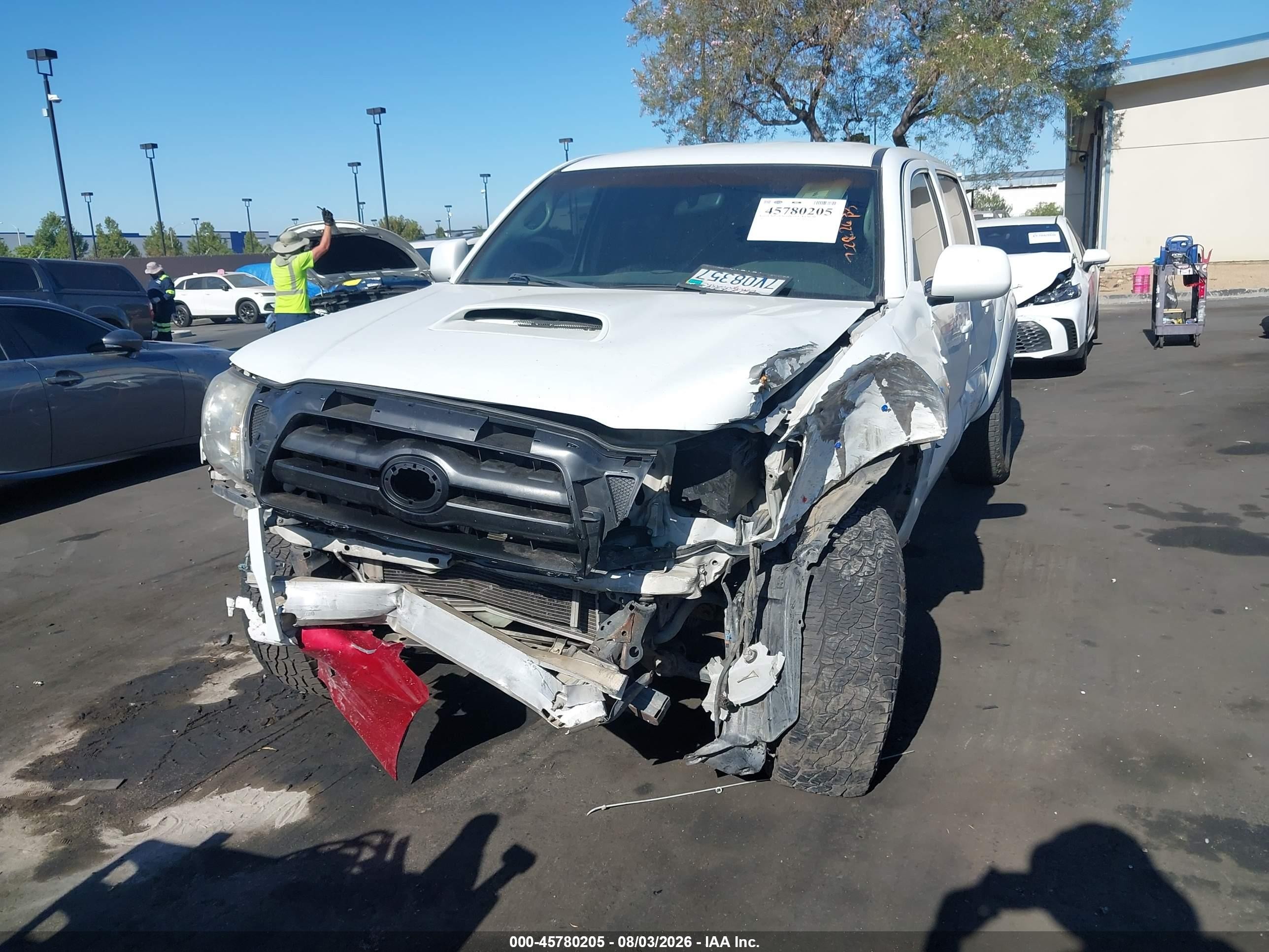 2005 Toyota Tacoma Prerunner V6 White vin: 5TEJU62N45Z081841