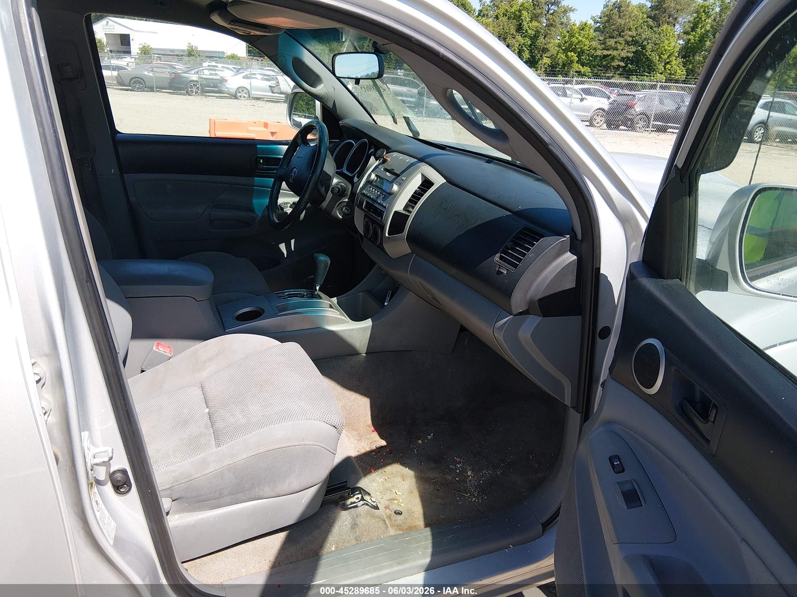 2008 Toyota Tacoma Prerunner V6 Silver vin: 5TEJU62N68Z516640