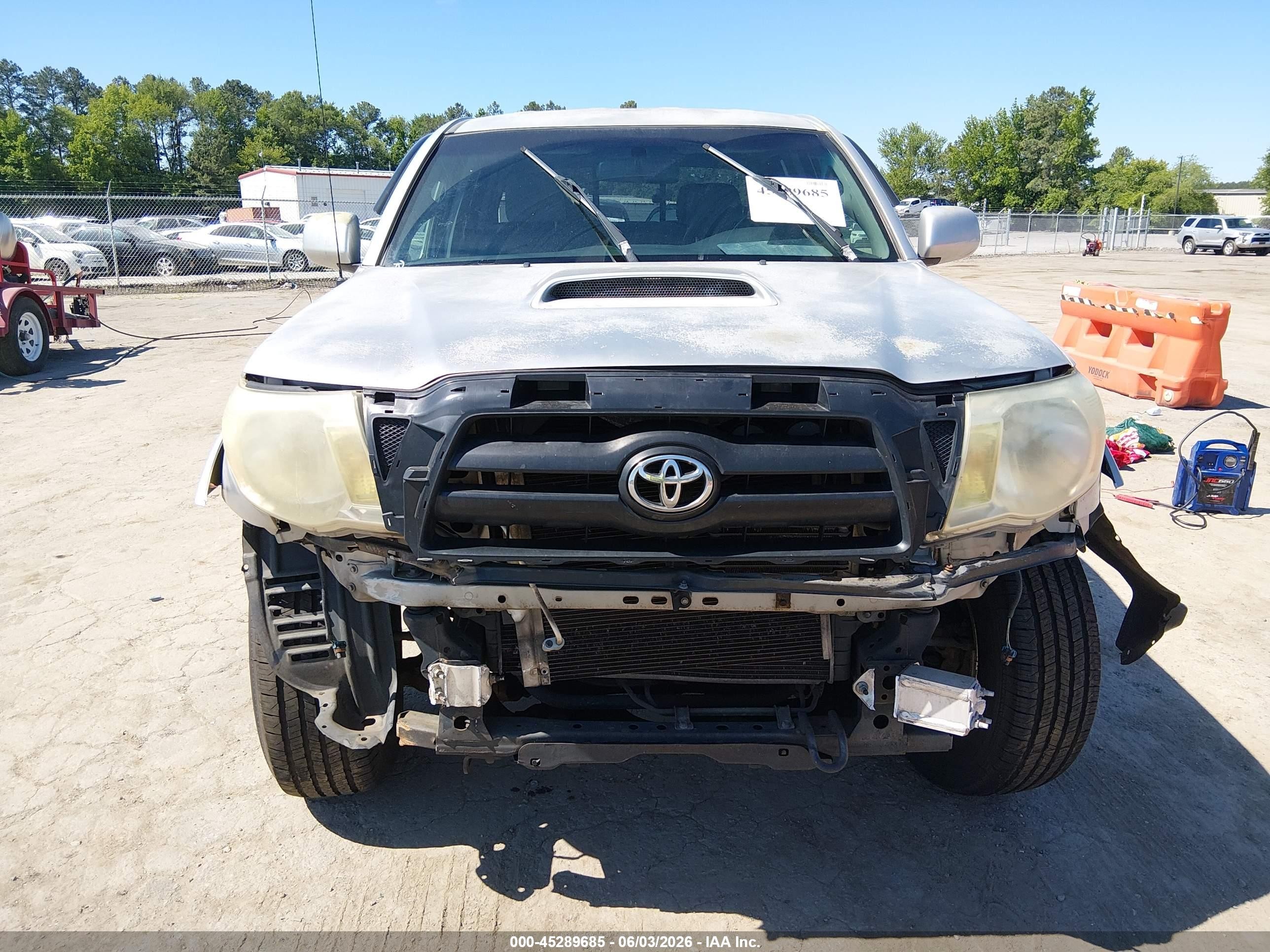 2008 Toyota Tacoma Prerunner V6 Silver vin: 5TEJU62N68Z516640