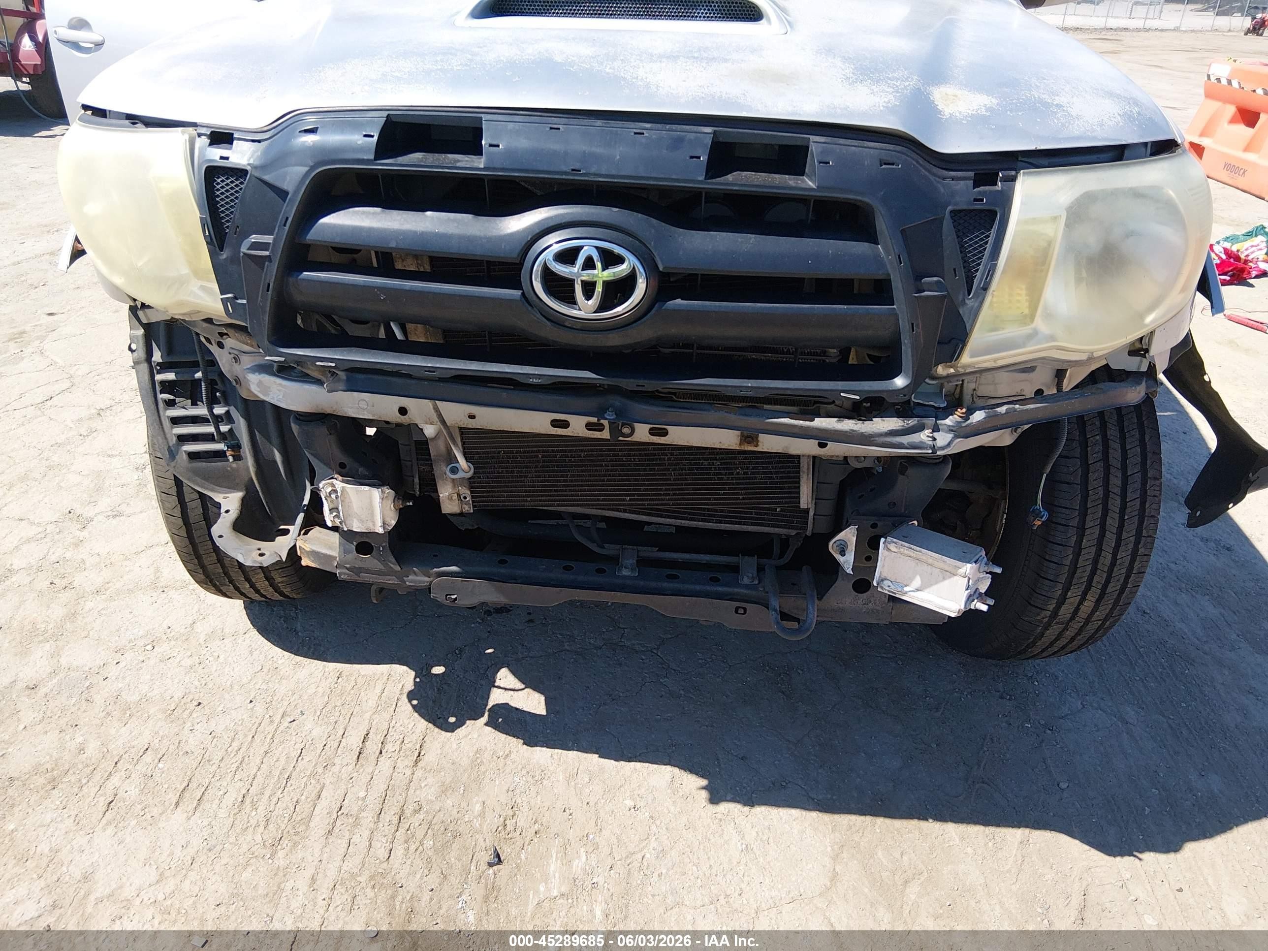 2008 Toyota Tacoma Prerunner V6 Silver vin: 5TEJU62N68Z516640