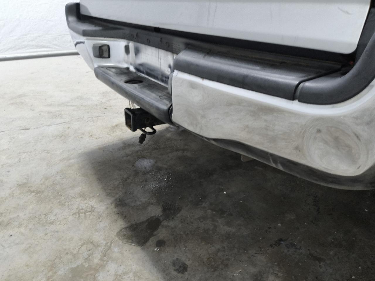 2006 Toyota Tacoma Double Cab Prerunner Silver vin: 5TEJU62N76Z183409 Damage: Rear Metal Bumper Chrome, Dent(S) W/No Paint Dmg, 6 To 7 Inches