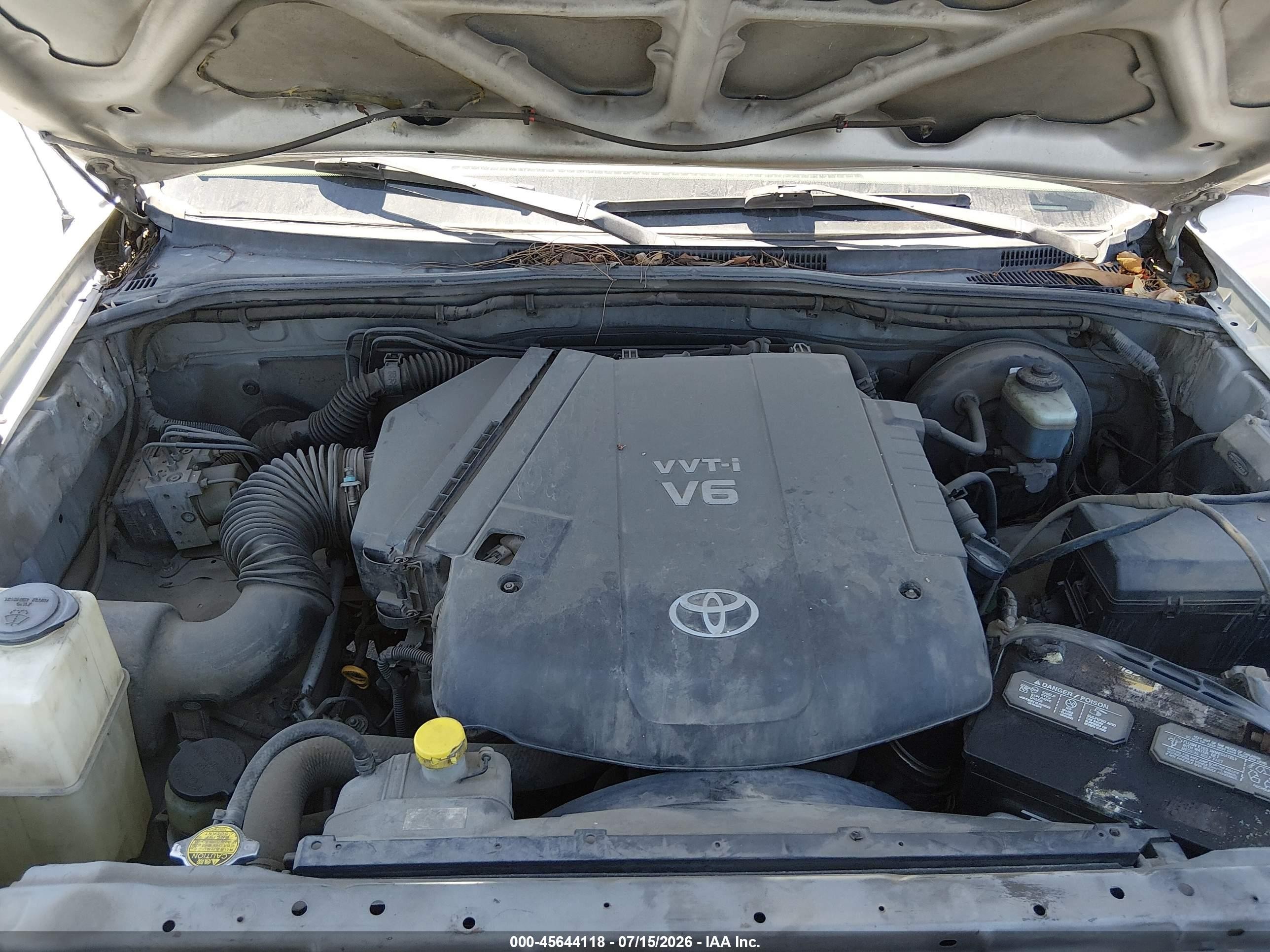 2005 Toyota Tacoma Prerunner V6 Silver vin: 5TEKU72N25Z019459