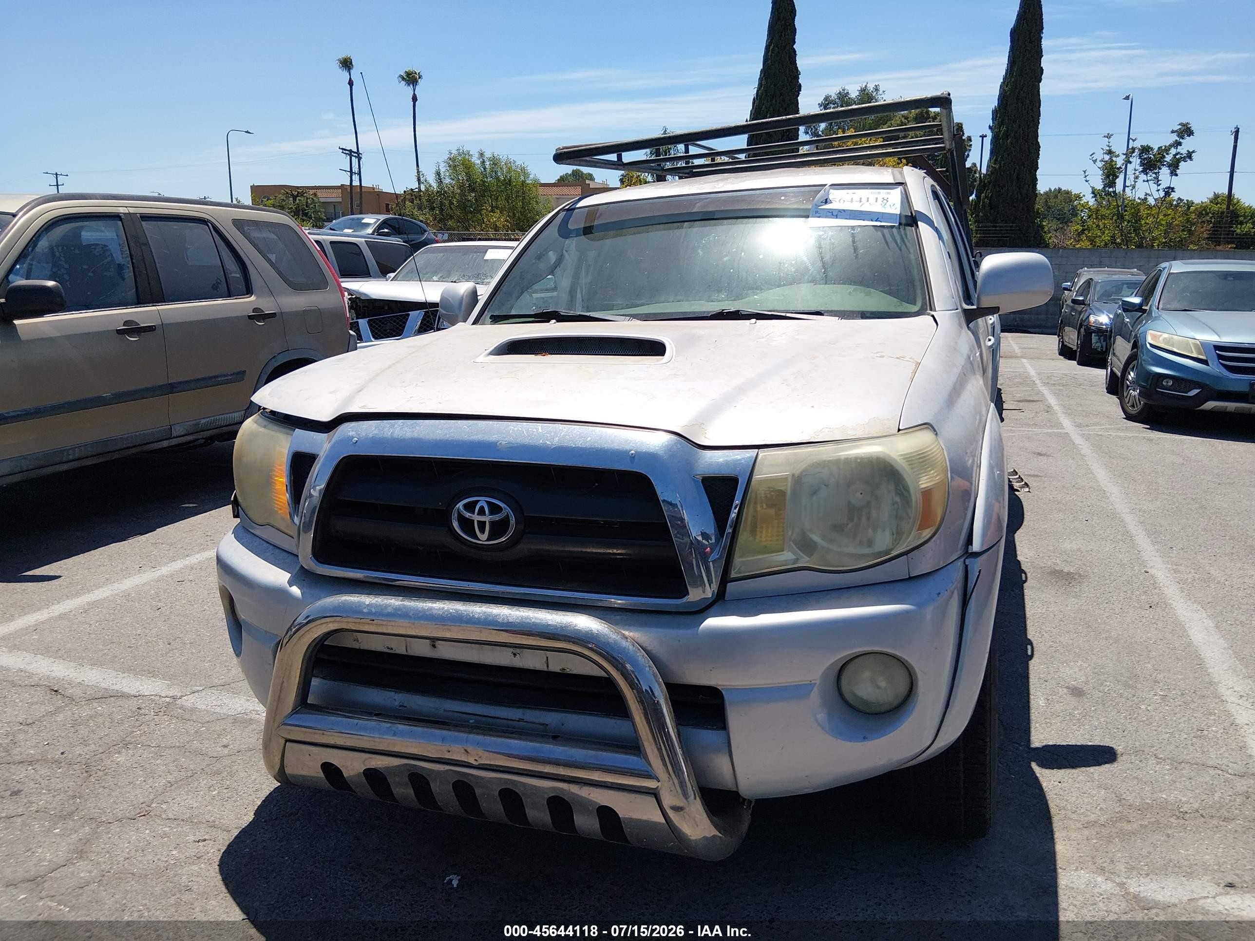 2005 Toyota Tacoma Prerunner V6 Silver vin: 5TEKU72N25Z019459