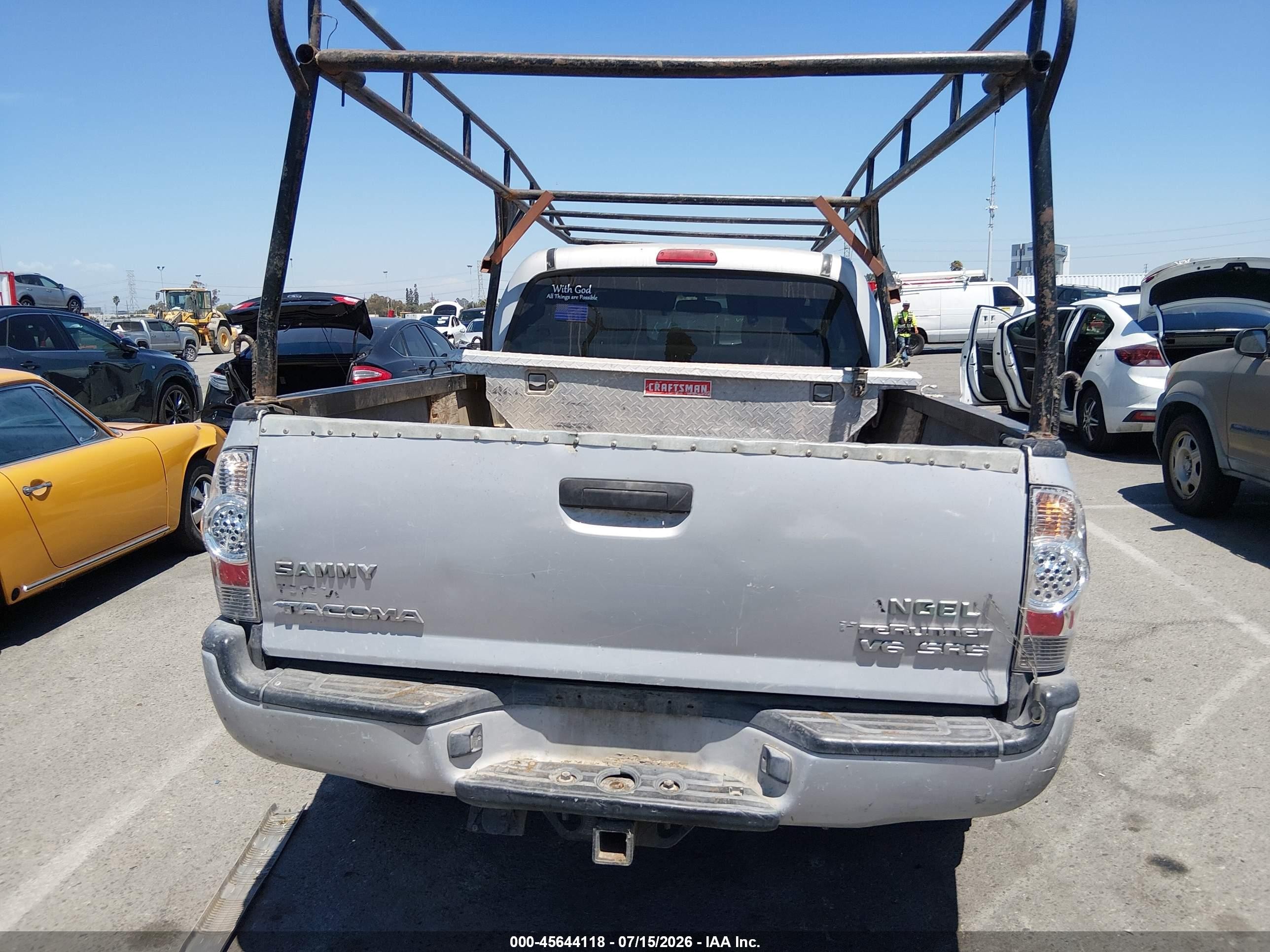 2005 Toyota Tacoma Prerunner V6 Silver vin: 5TEKU72N25Z019459