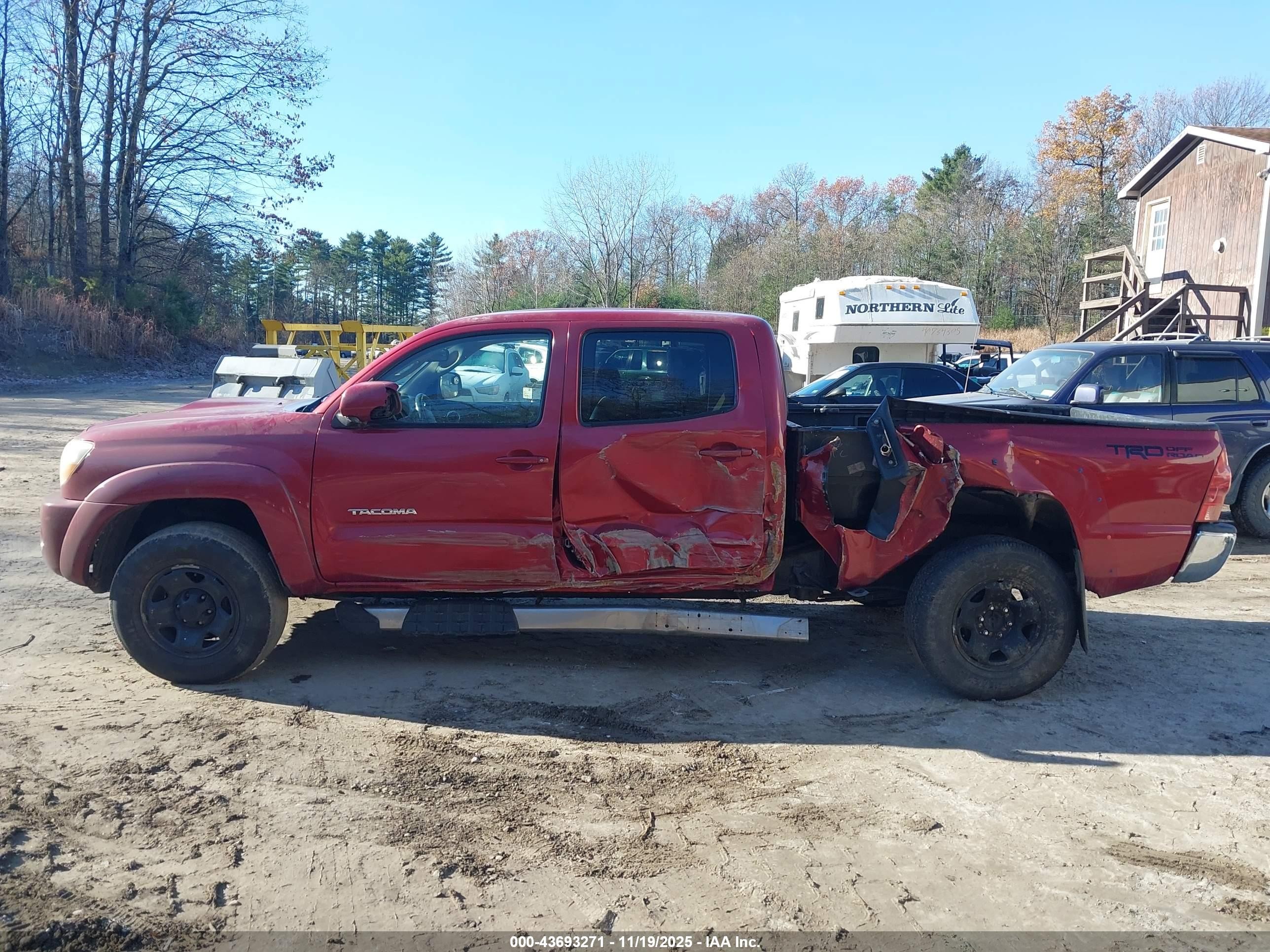 2007 Toyota Tacoma Prerunner V6 Red vin: 5TEKU72N47Z347131